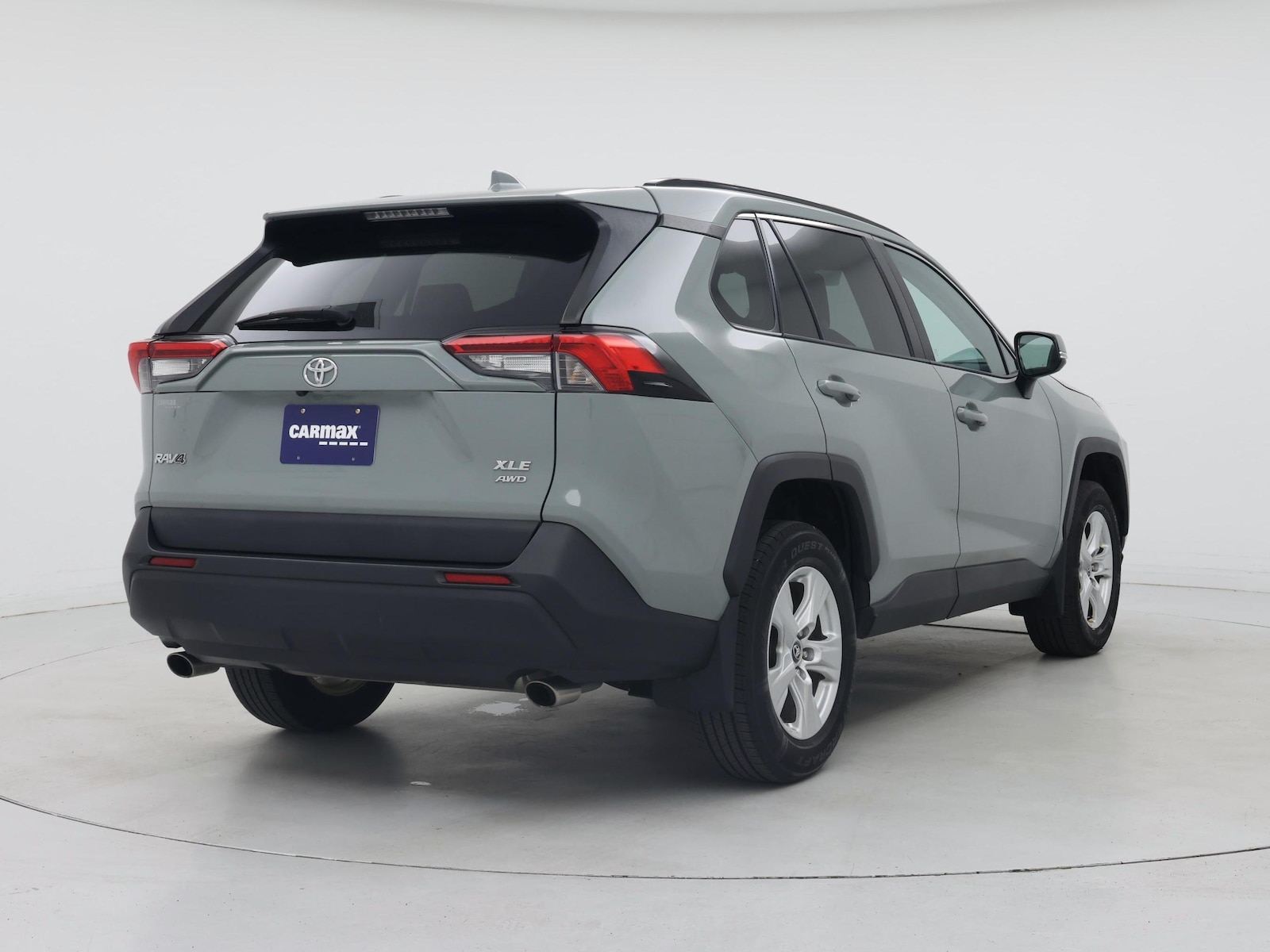 2020 Toyota RAV4 XLE - Photo 9