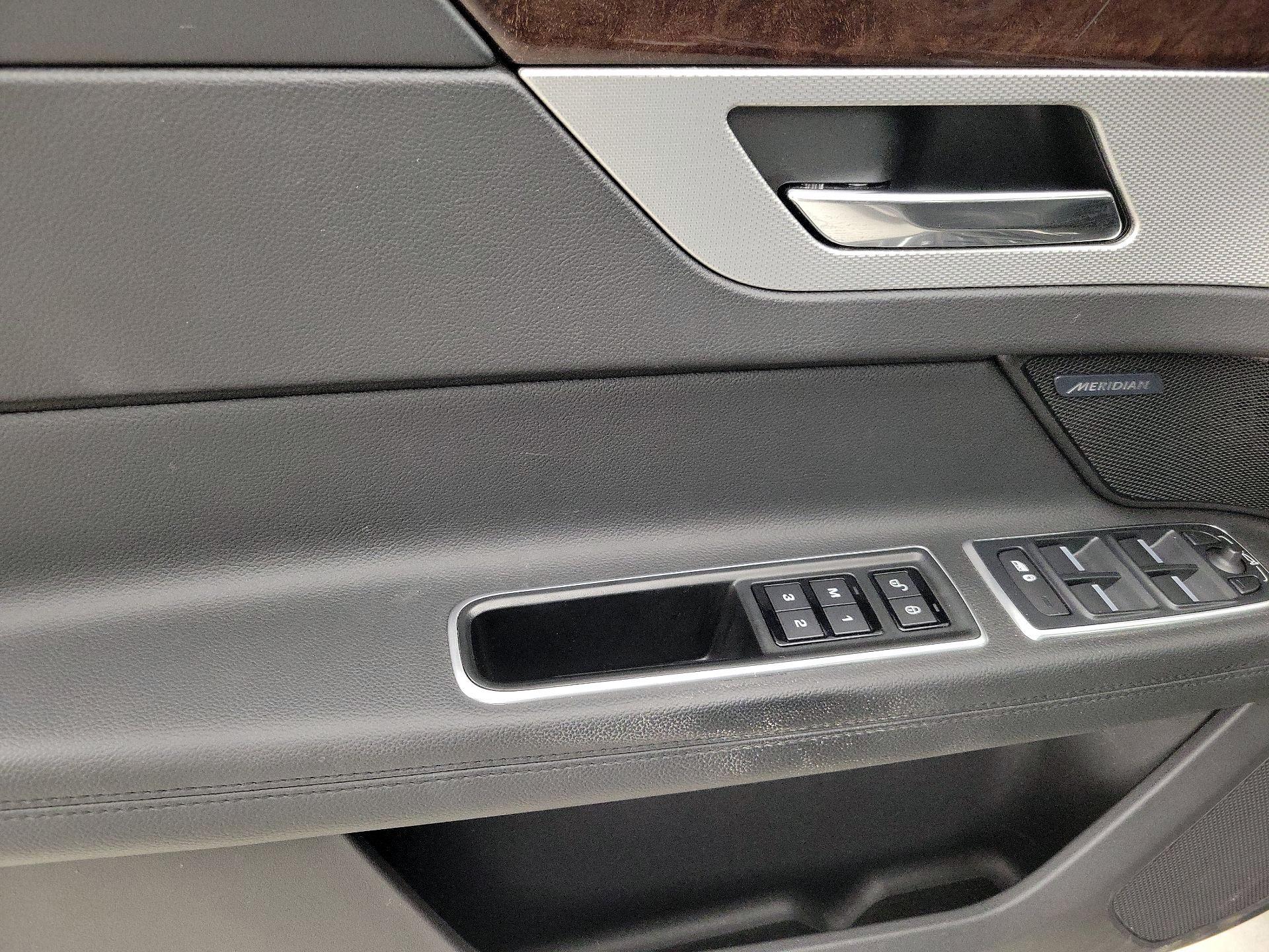 Thumbnail: 2018 Jaguar XF - 12