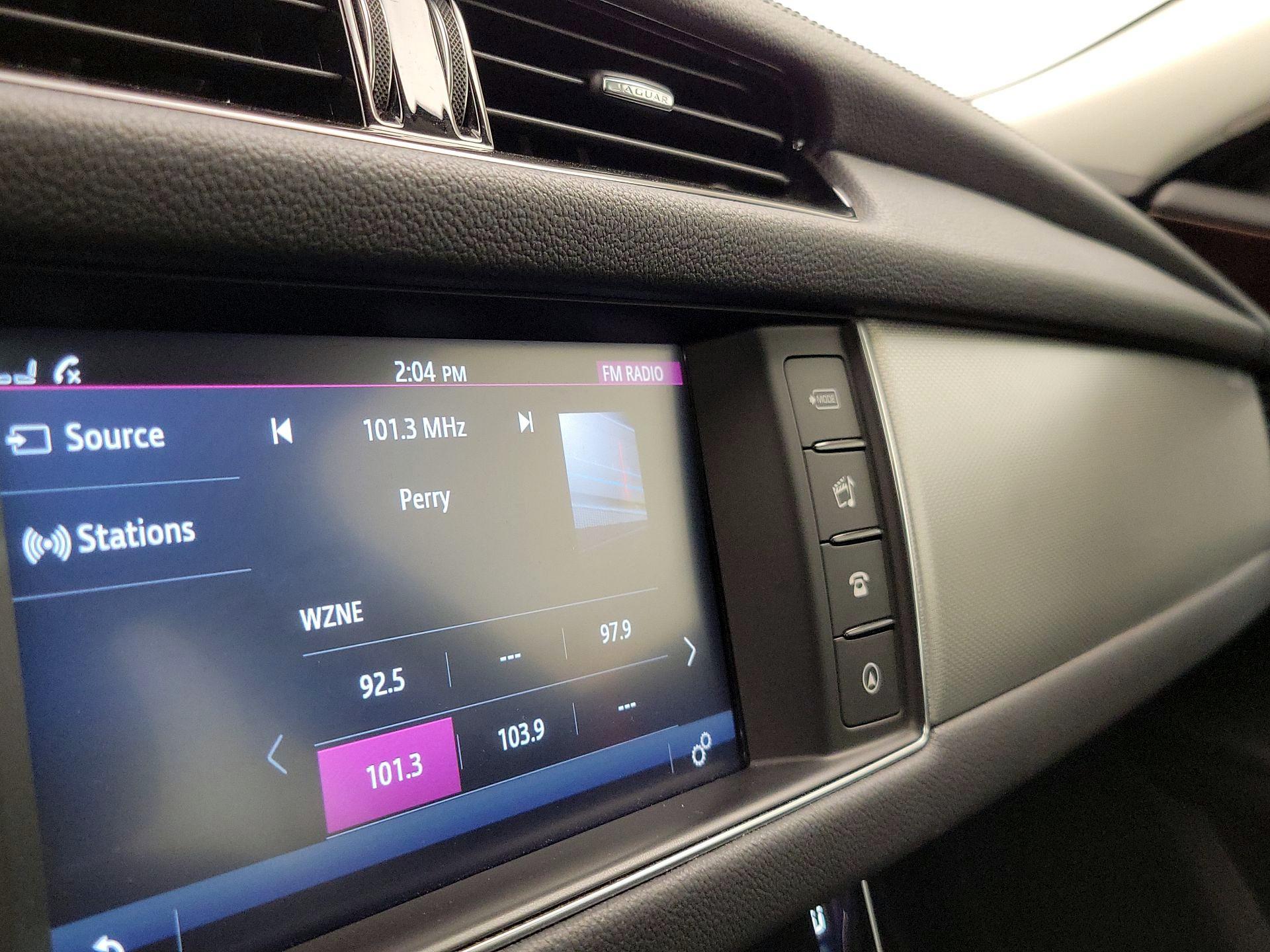 Thumbnail: 2018 Jaguar XF - 16