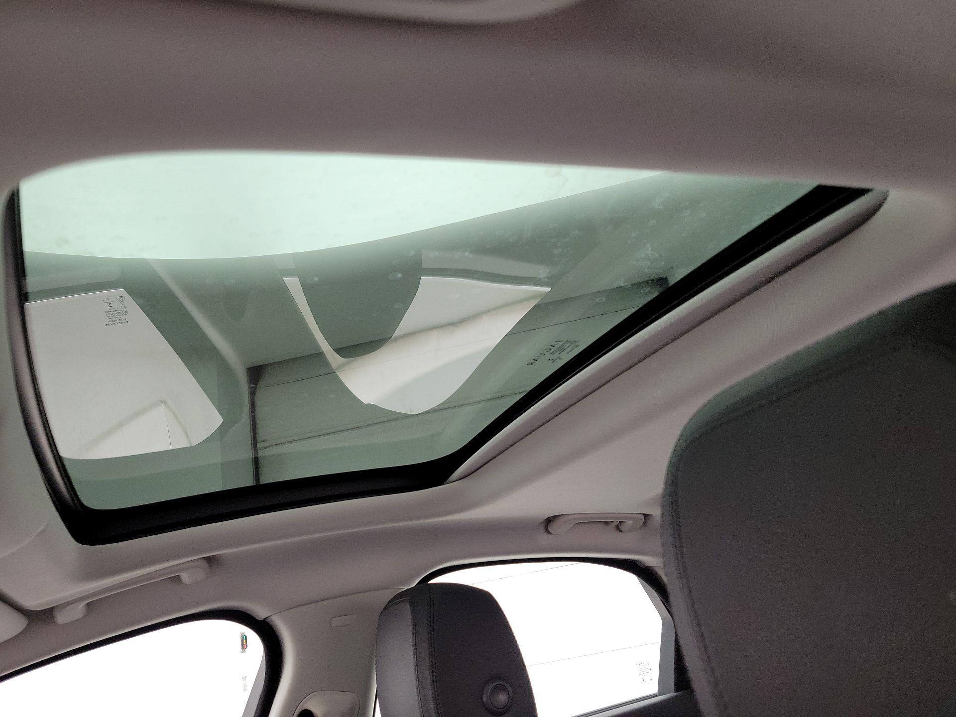 Thumbnail: 2018 Jaguar XF - 20