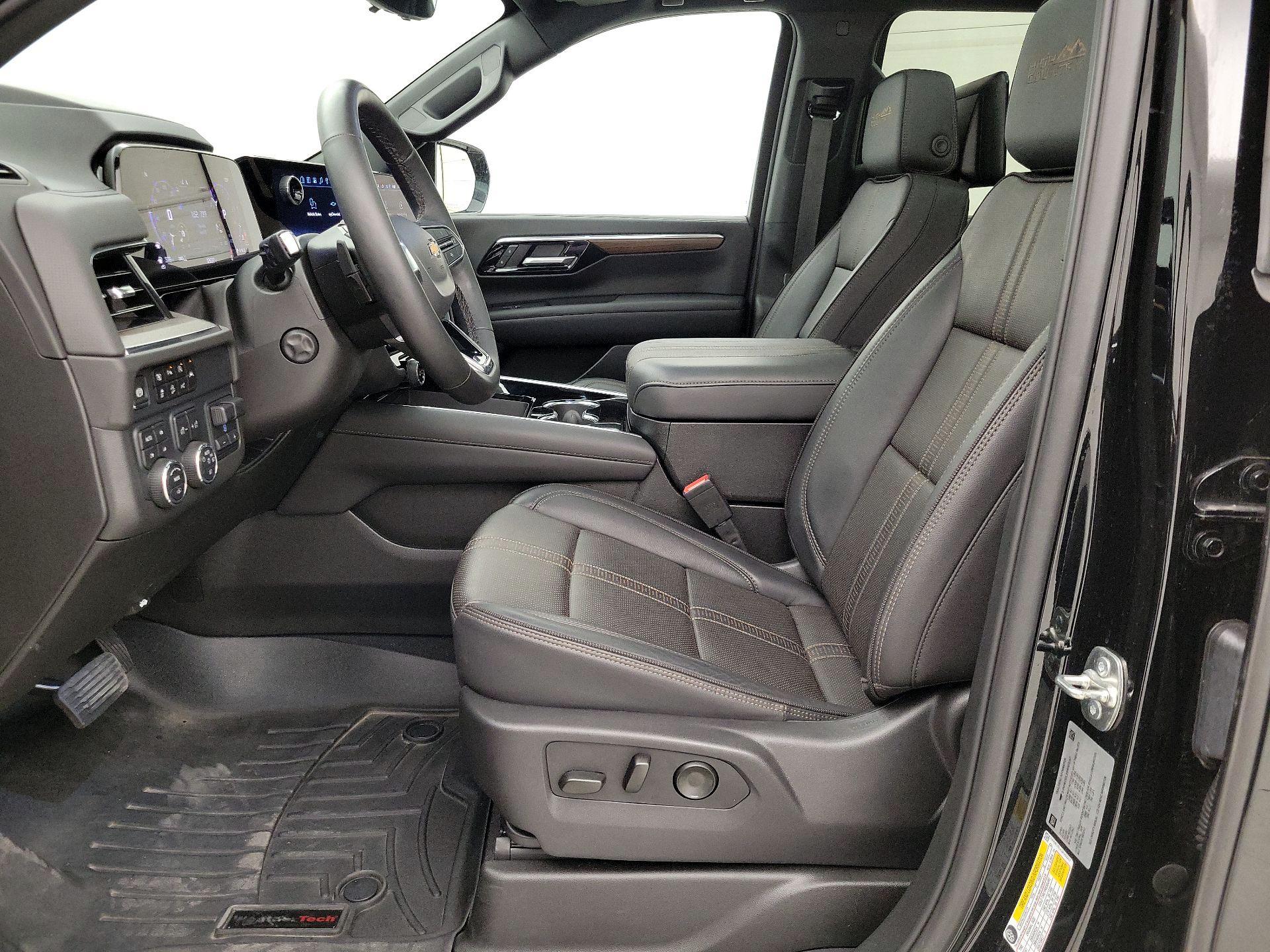 Thumbnail: 2025 Chevrolet Suburban - 11