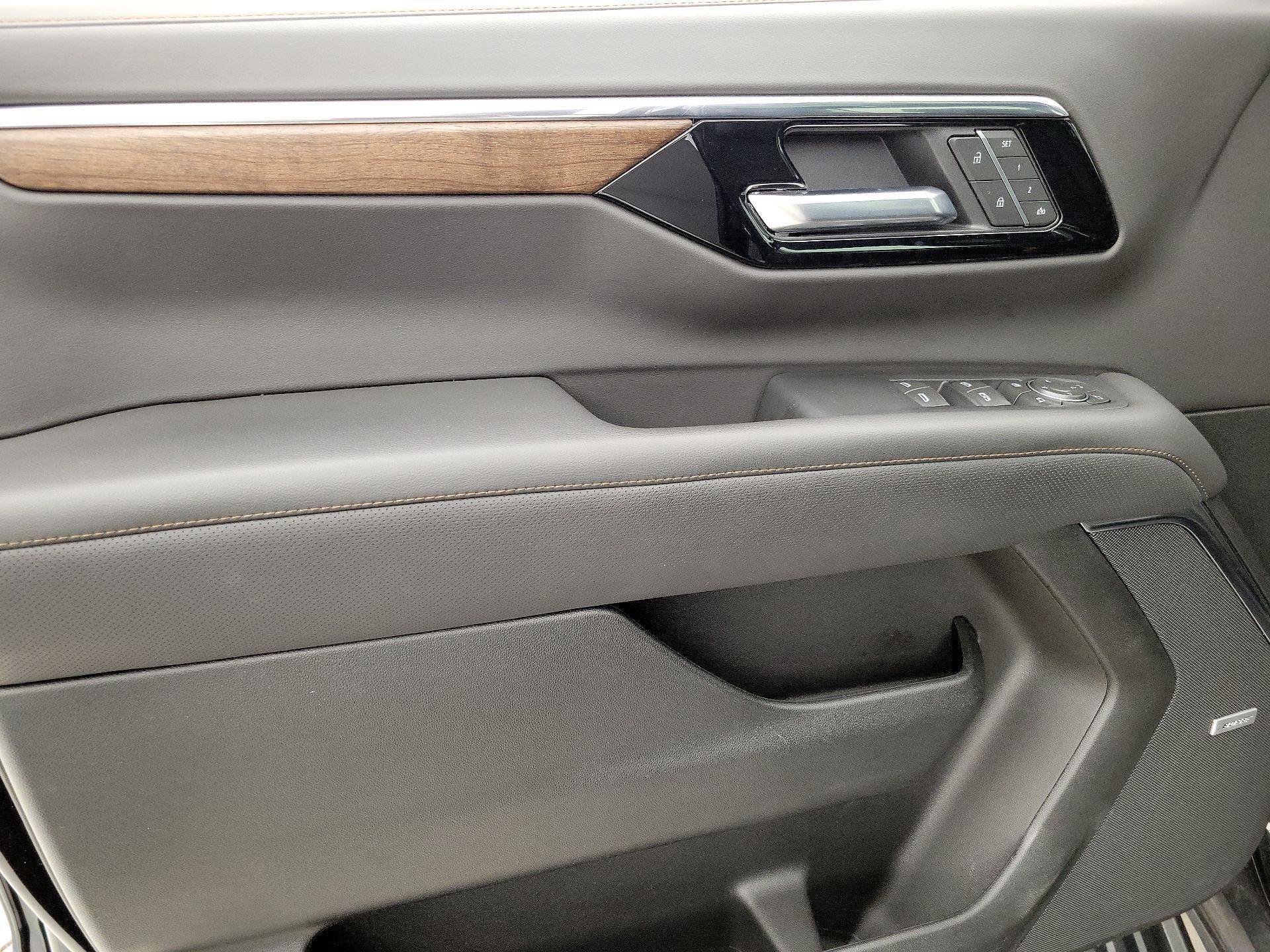 Thumbnail: 2025 Chevrolet Suburban - 12