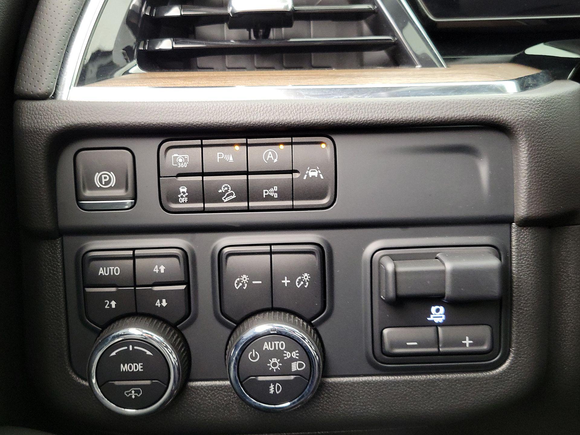 Thumbnail: 2025 Chevrolet Suburban - 13