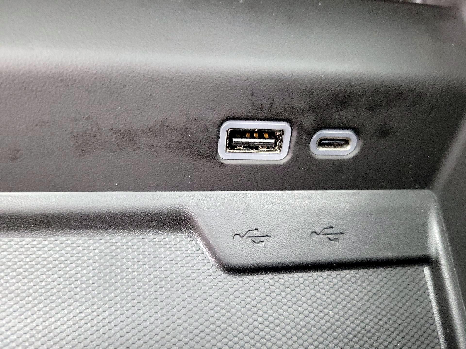 Thumbnail: 2025 Chevrolet Suburban - 18