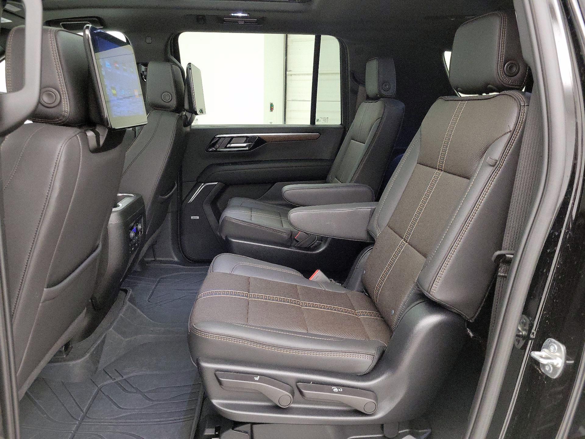 Thumbnail: 2025 Chevrolet Suburban - 20