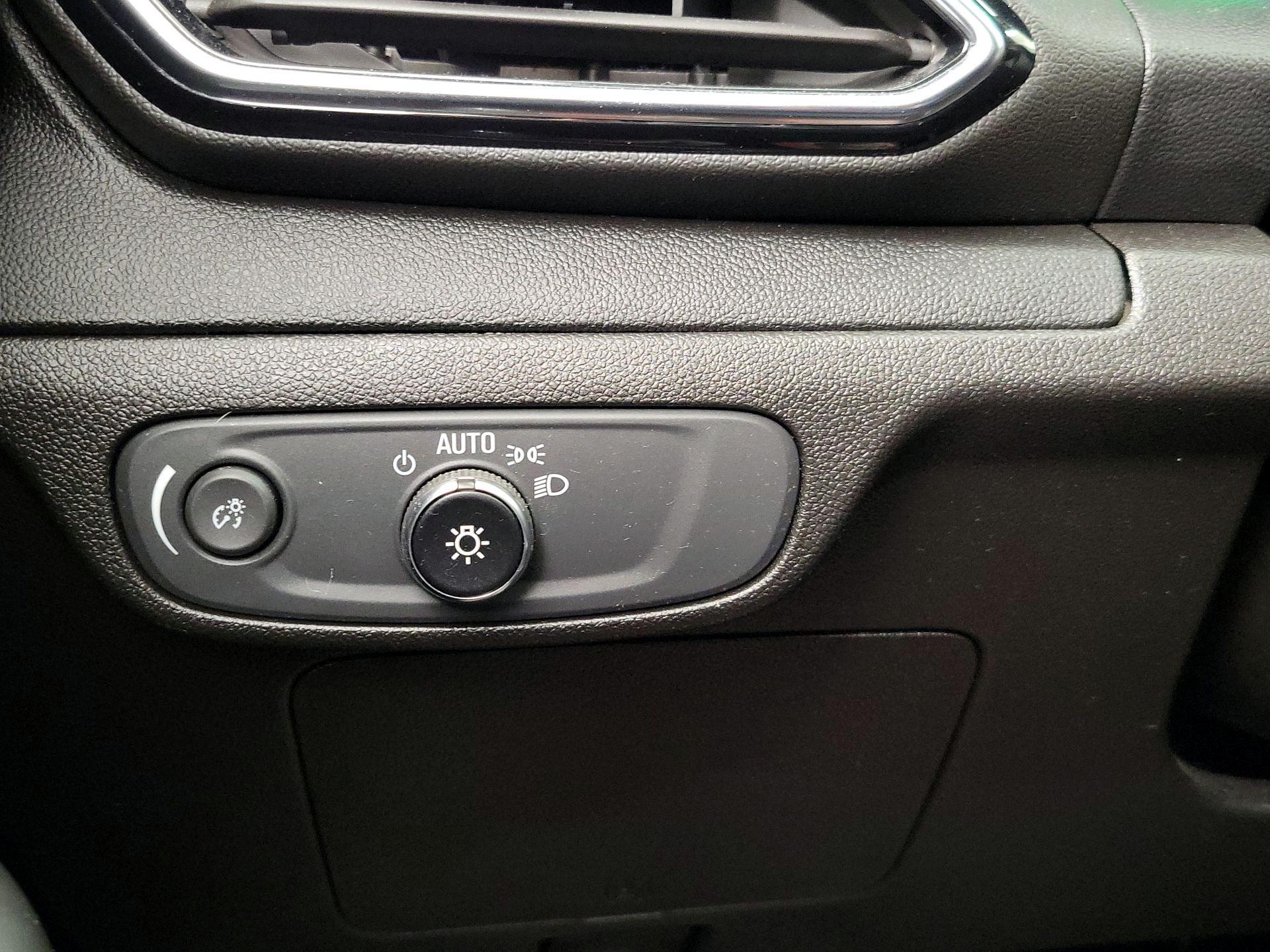 Thumbnail: 2023 Chevrolet Bolt EUV - 13