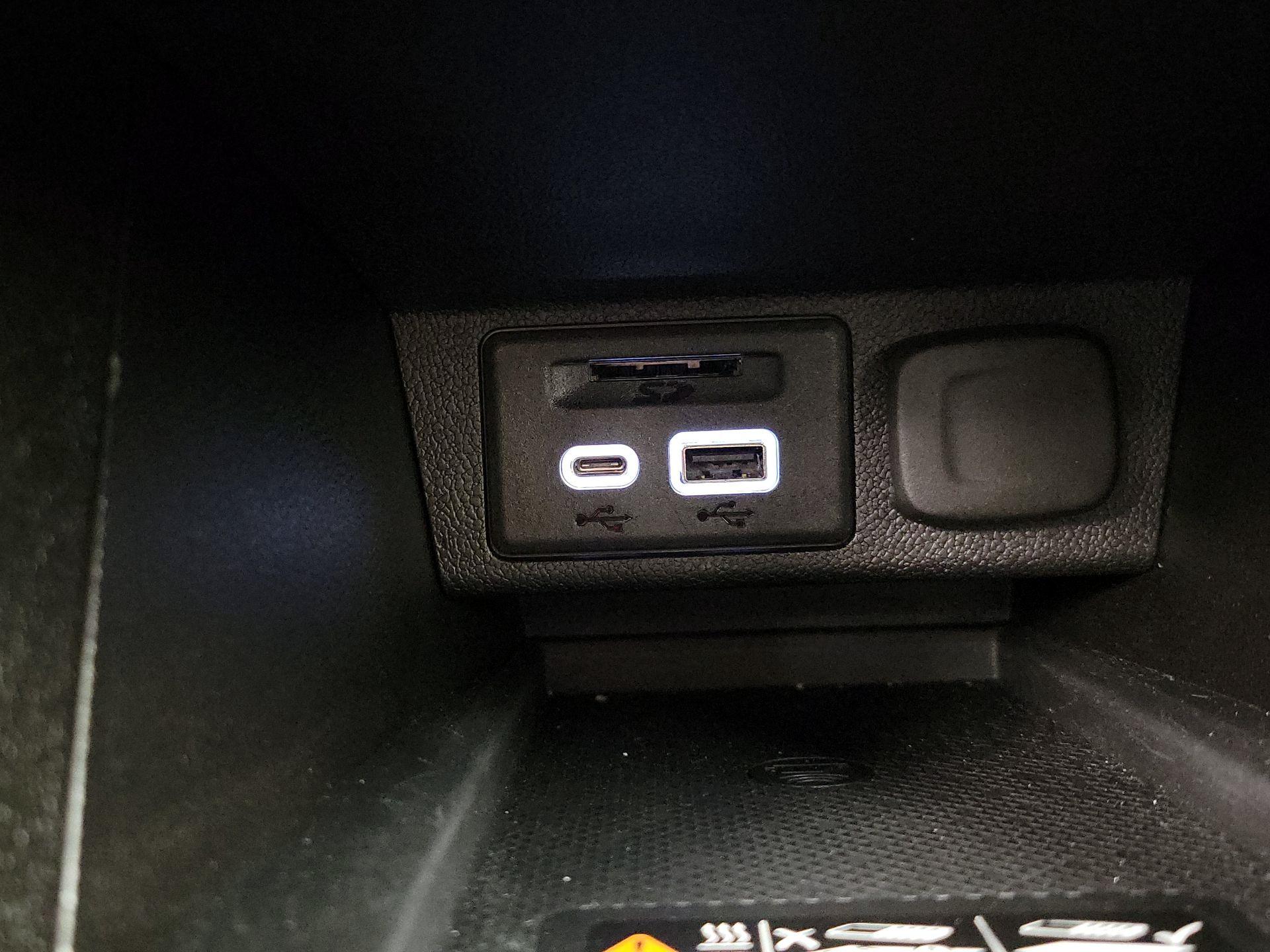 Thumbnail: 2023 Chevrolet Bolt EUV - 18