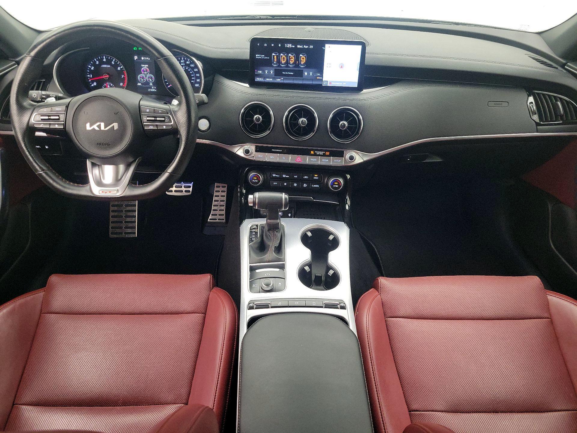 Thumbnail: 2022 Kia Stinger - 9