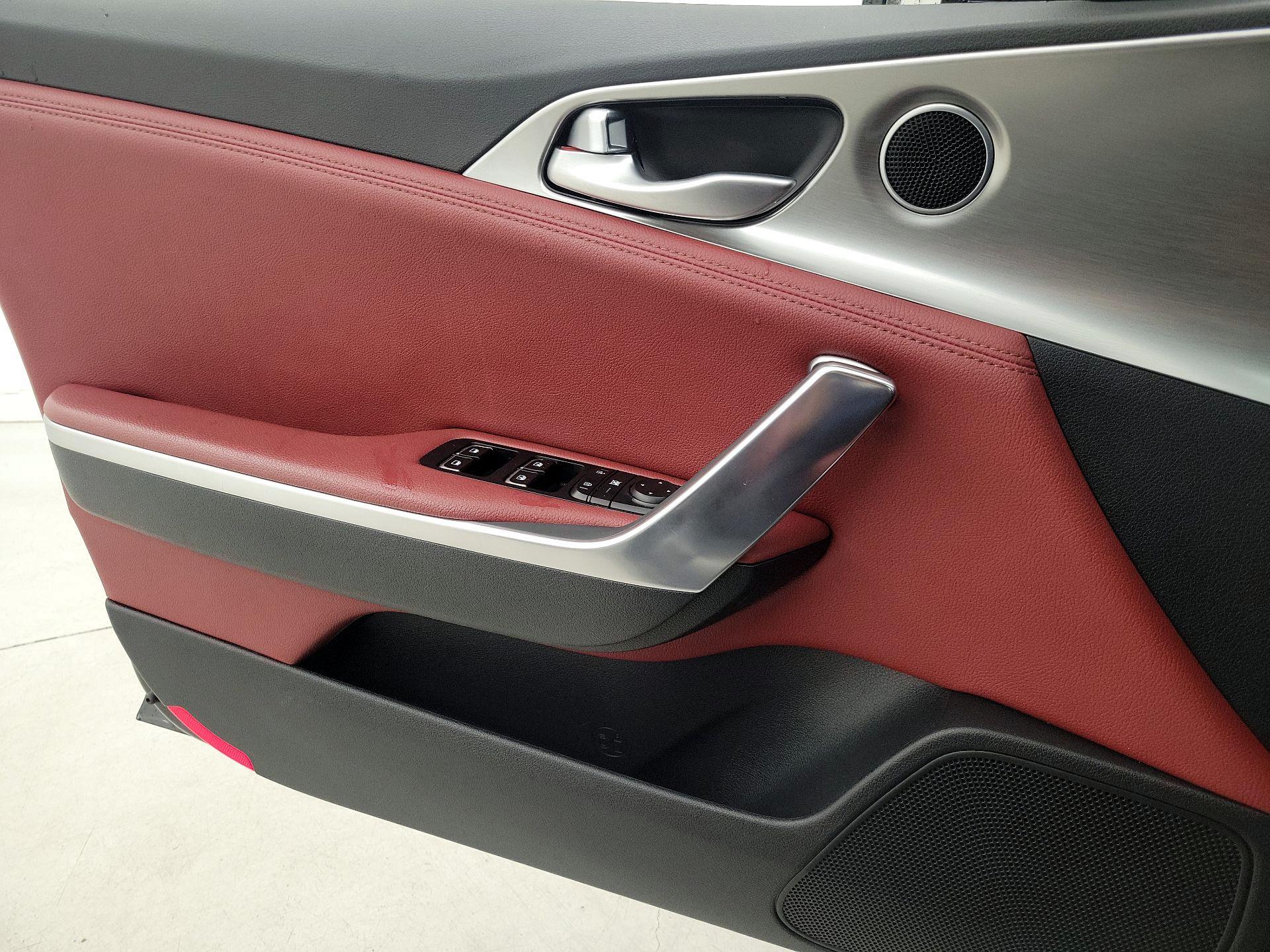 Thumbnail: 2022 Kia Stinger - 12