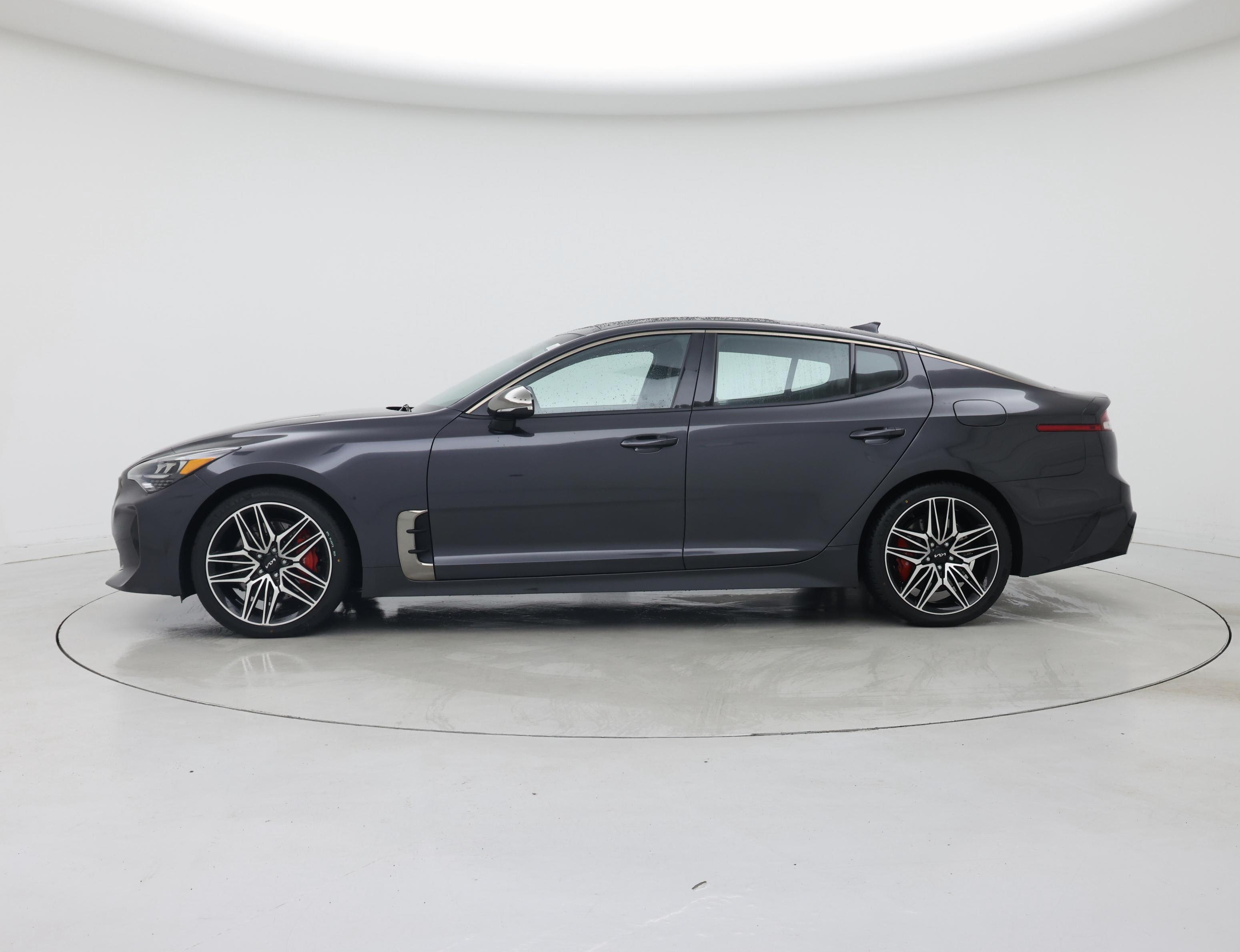 Thumbnail: 2022 Kia Stinger - 3