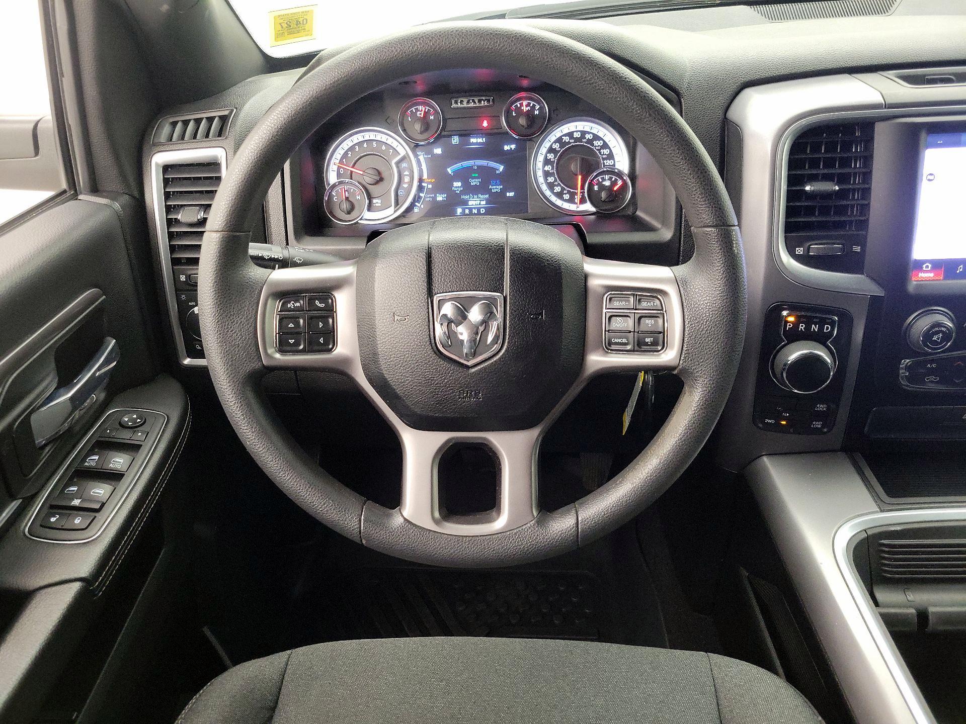 Thumbnail: 2022 RAM 1500 Classic - 10