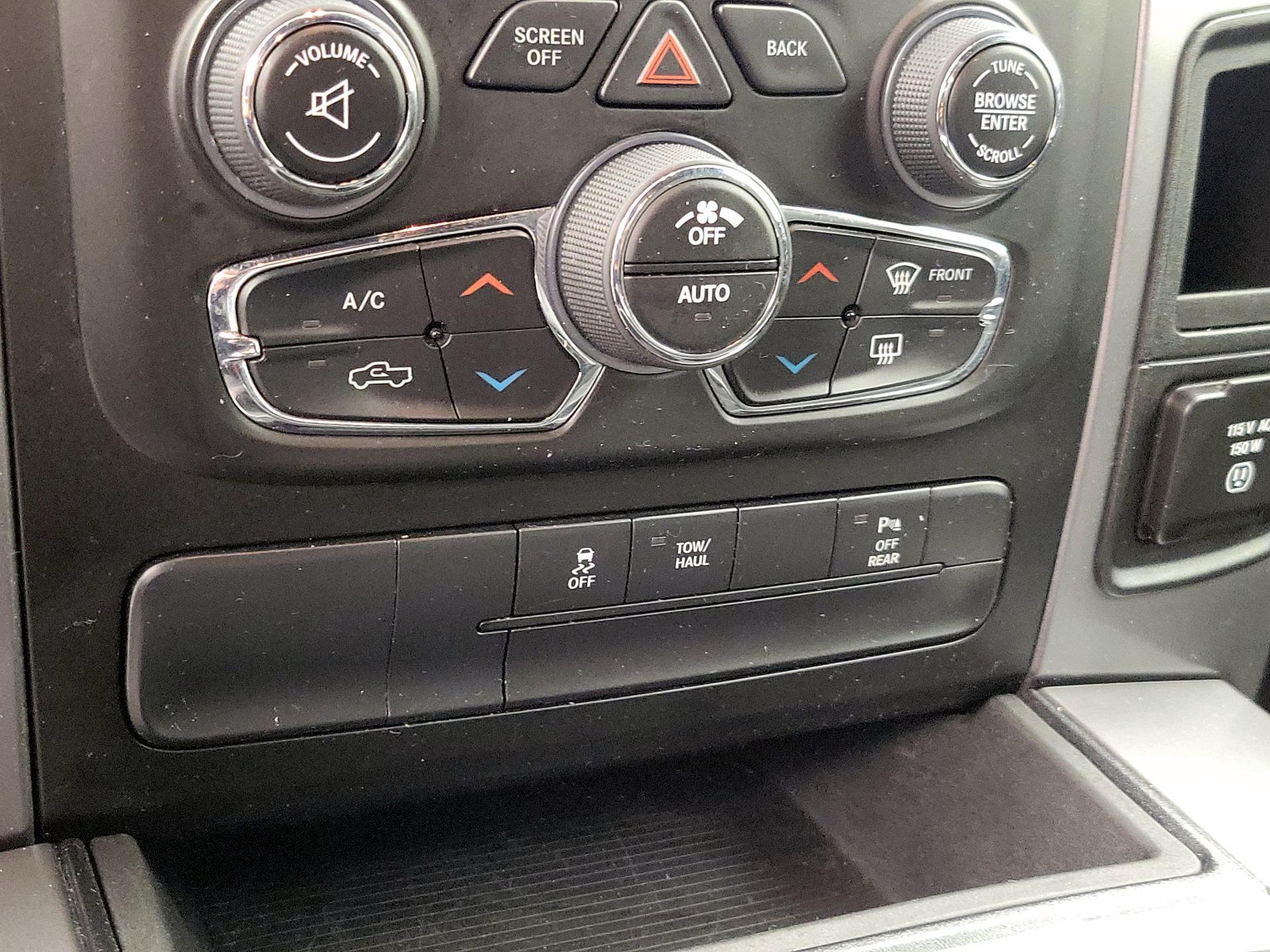 Thumbnail: 2022 RAM 1500 Classic - 16