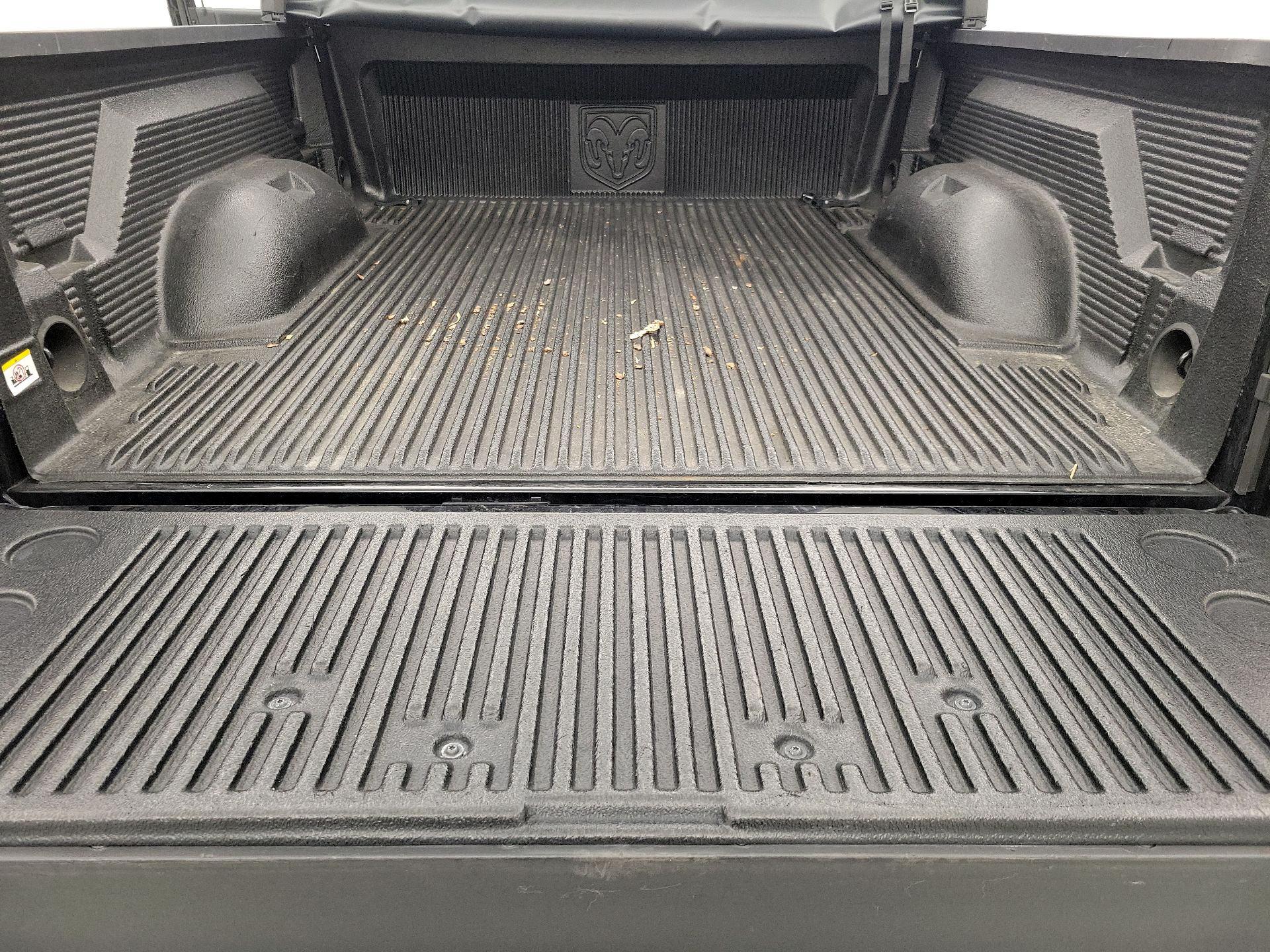 Thumbnail: 2022 RAM 1500 Classic - 20