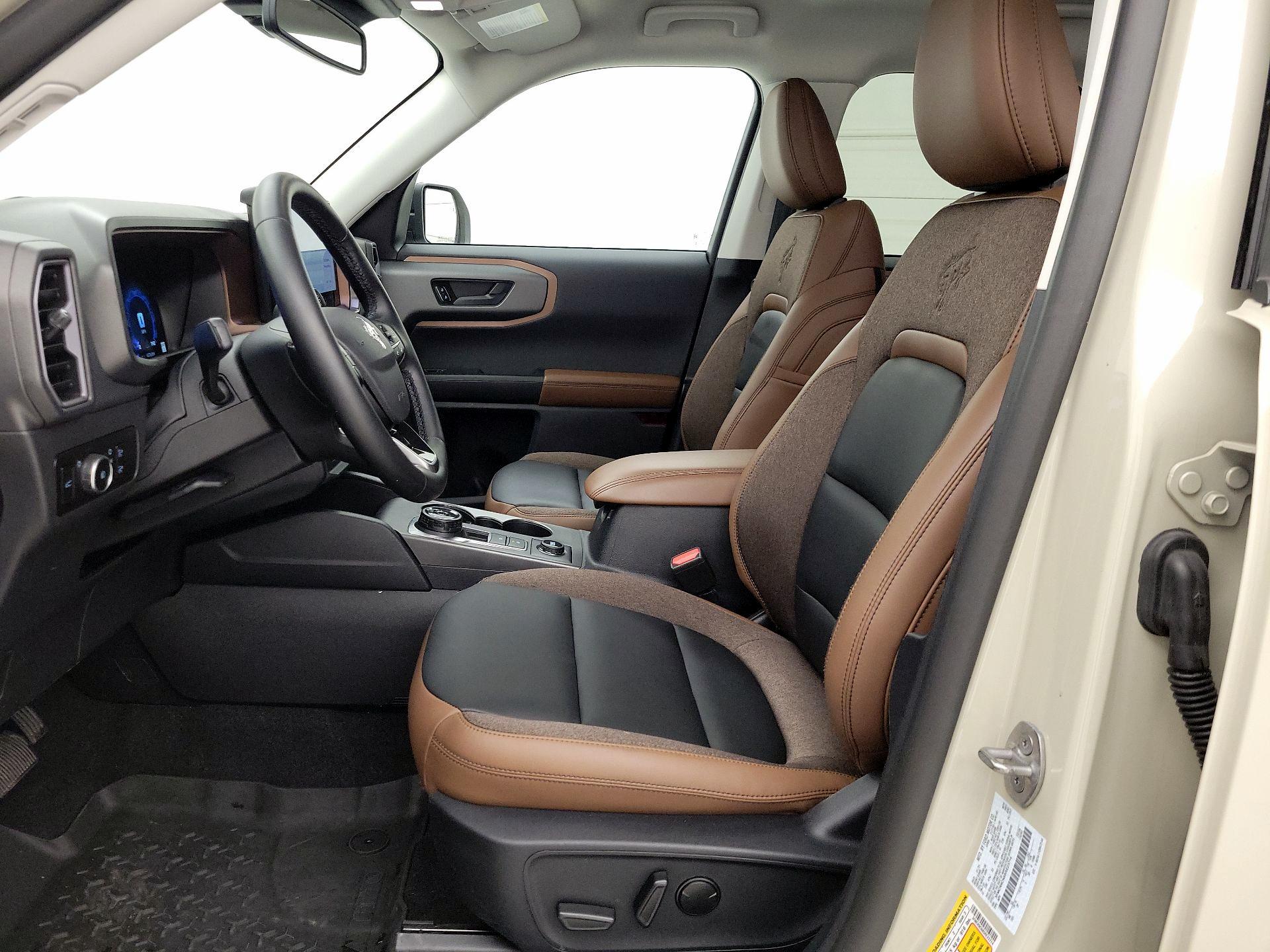 Thumbnail: 2025 Ford Bronco Sport - 11