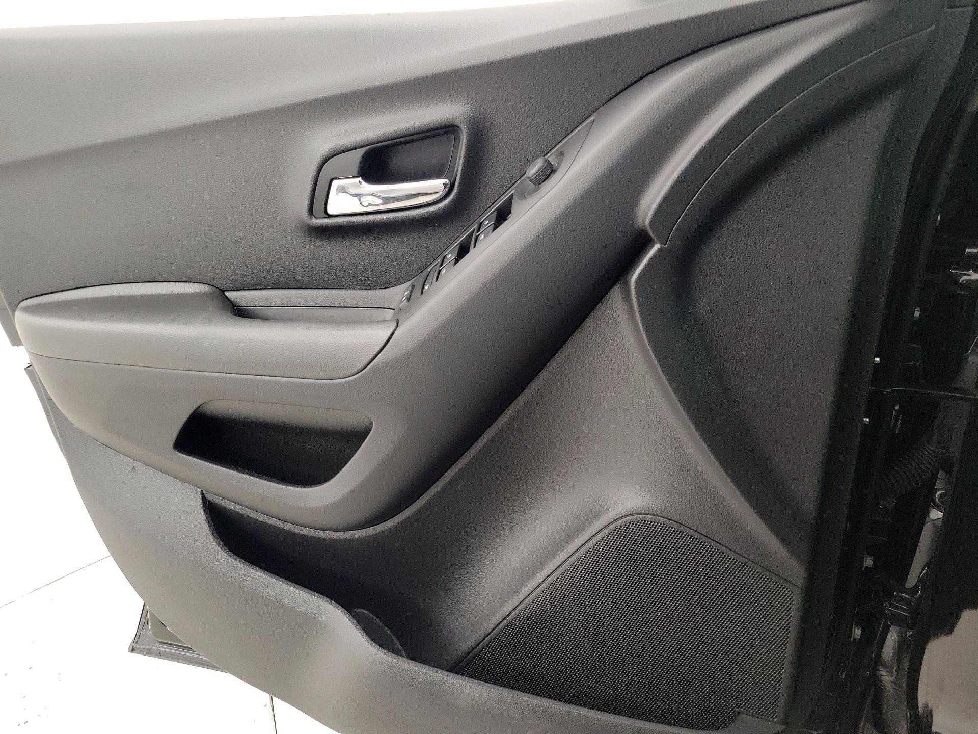 Thumbnail: 2020 Chevrolet Trax - 12