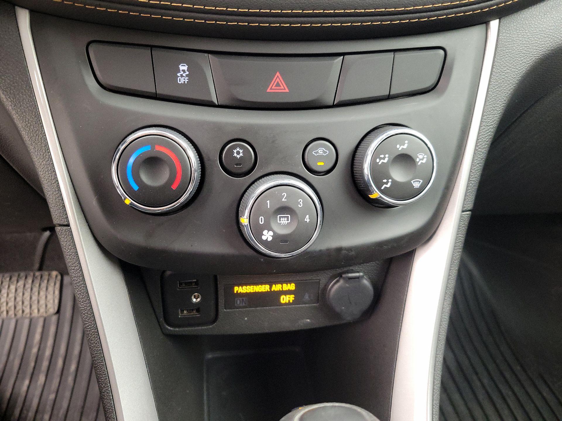 Thumbnail: 2020 Chevrolet Trax - 16