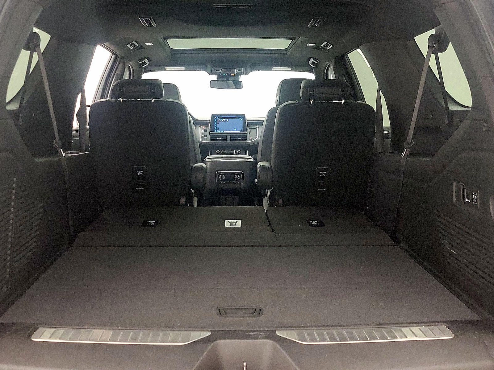2023 Chevrolet Suburban RST - Photo 25