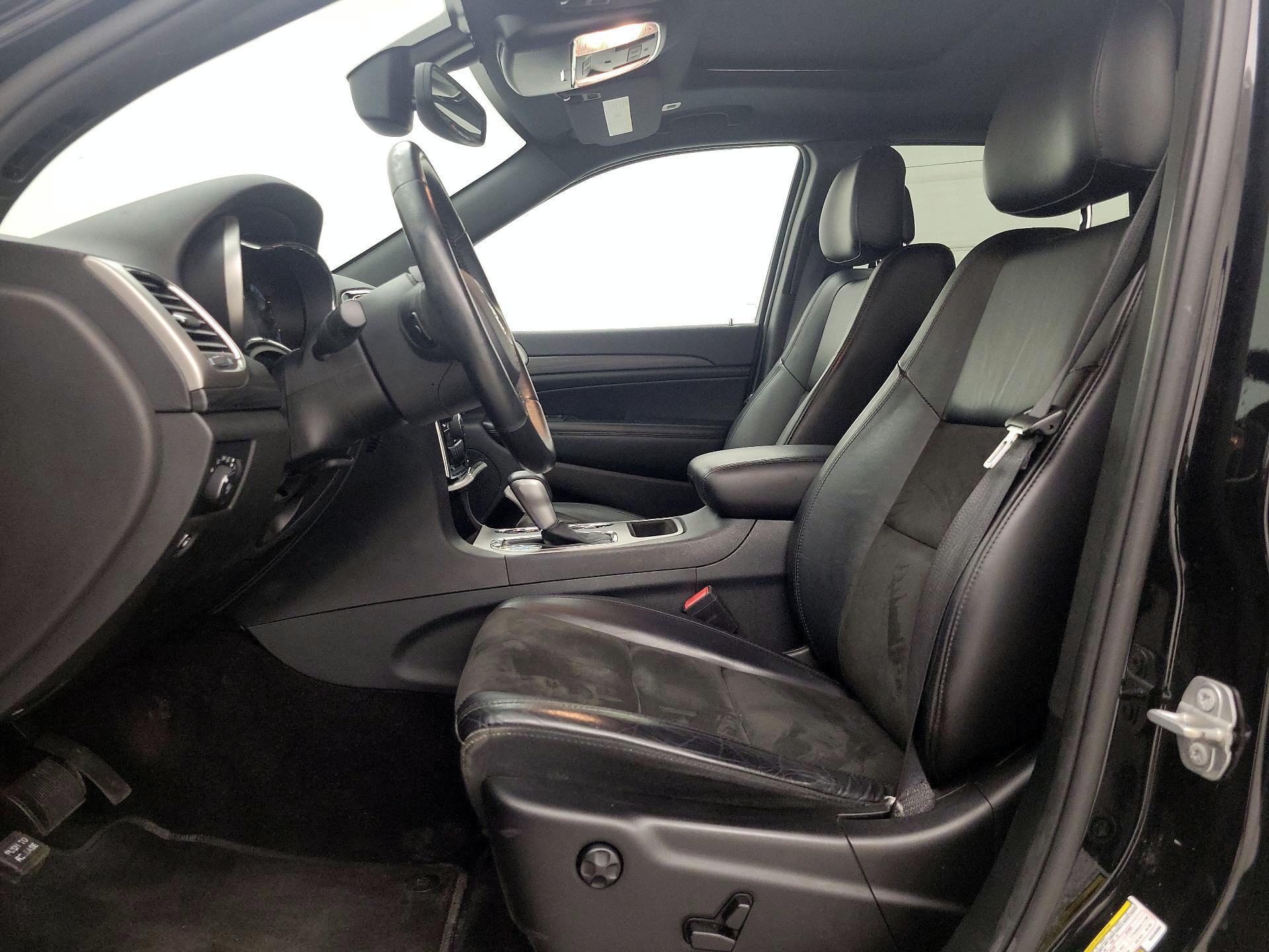 Thumbnail: 2019 Jeep Grand Cherokee - 11