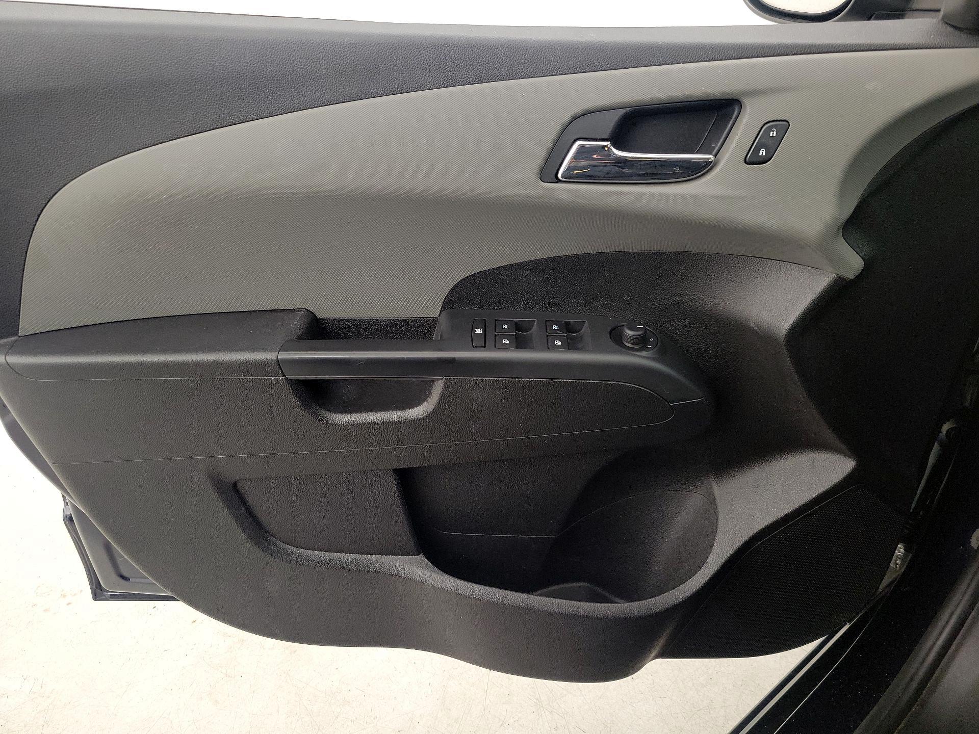 Thumbnail: 2015 Chevrolet Sonic - 12