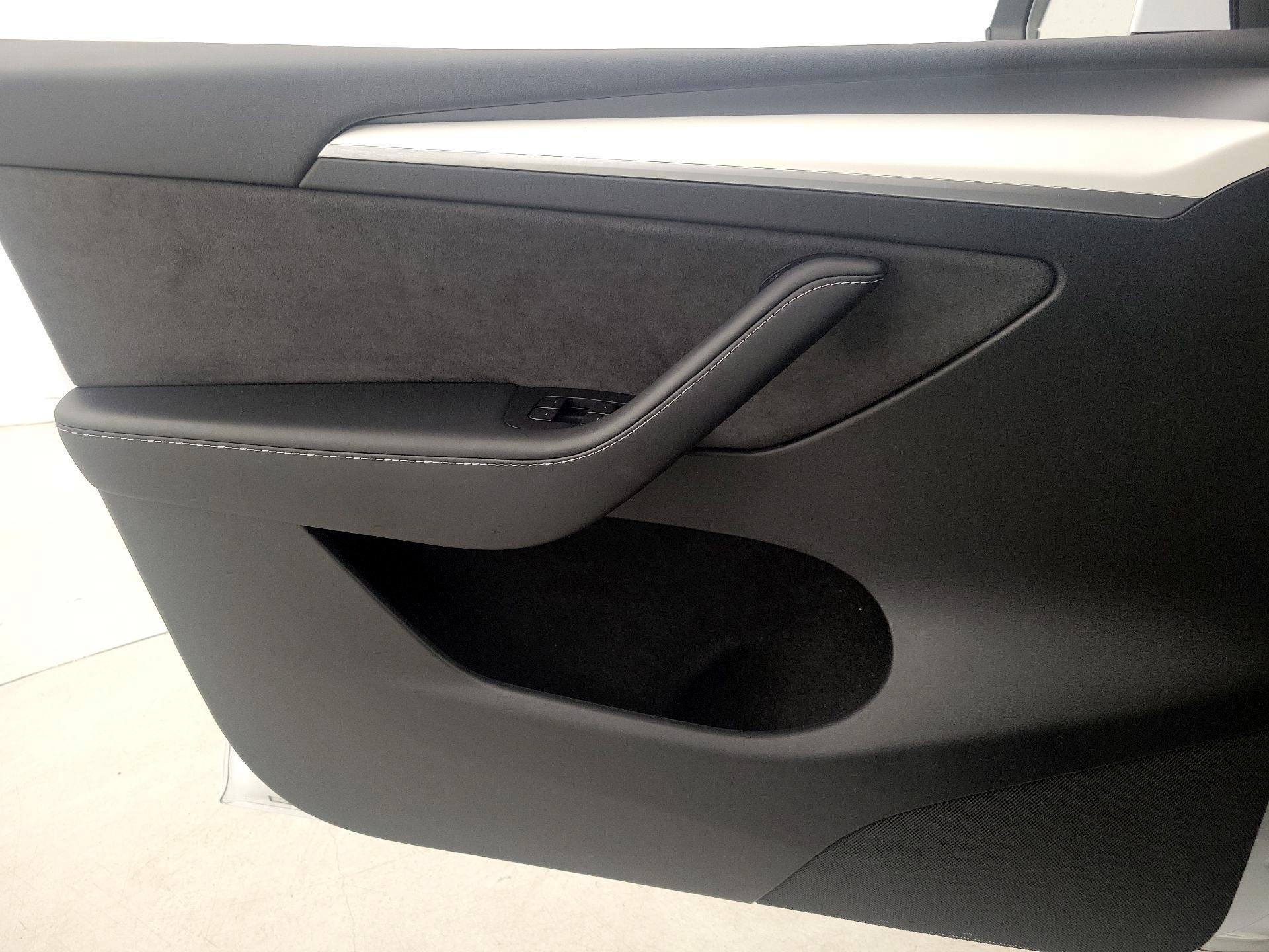 Thumbnail: 2023 Tesla Model Y - 12