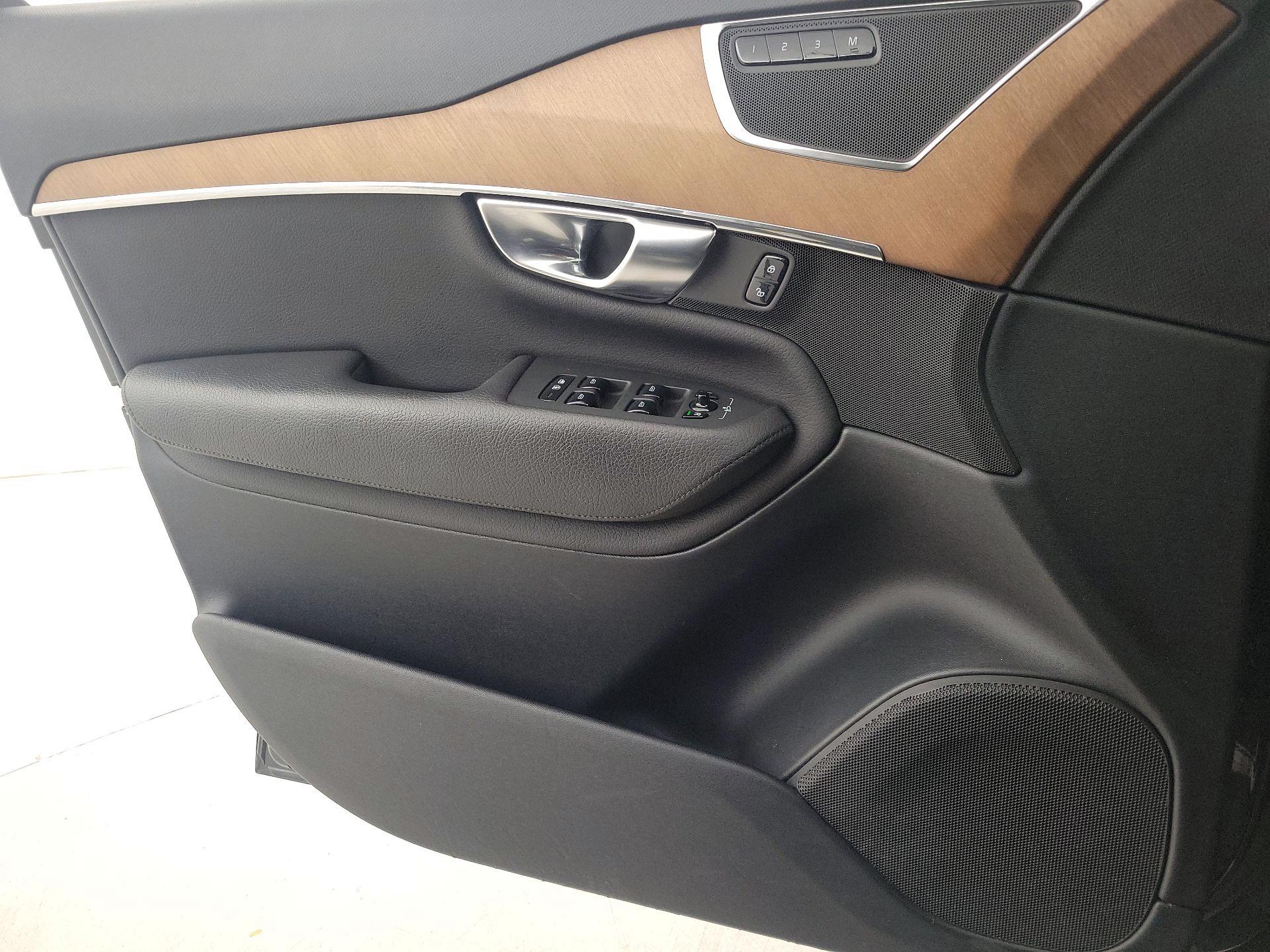 Thumbnail: 2021 Volvo XC90 - 12