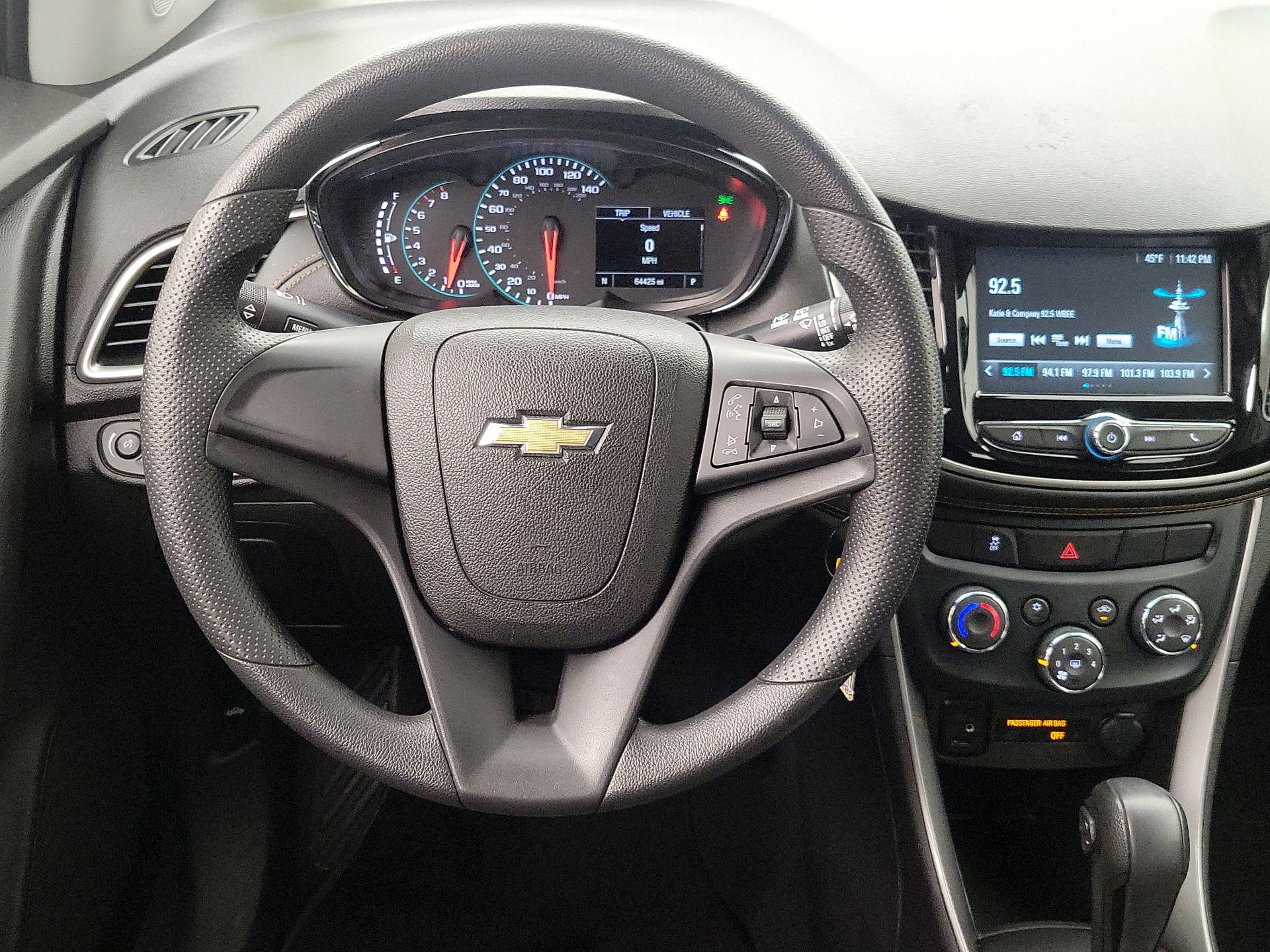 Thumbnail: 2017 Chevrolet Trax - 10