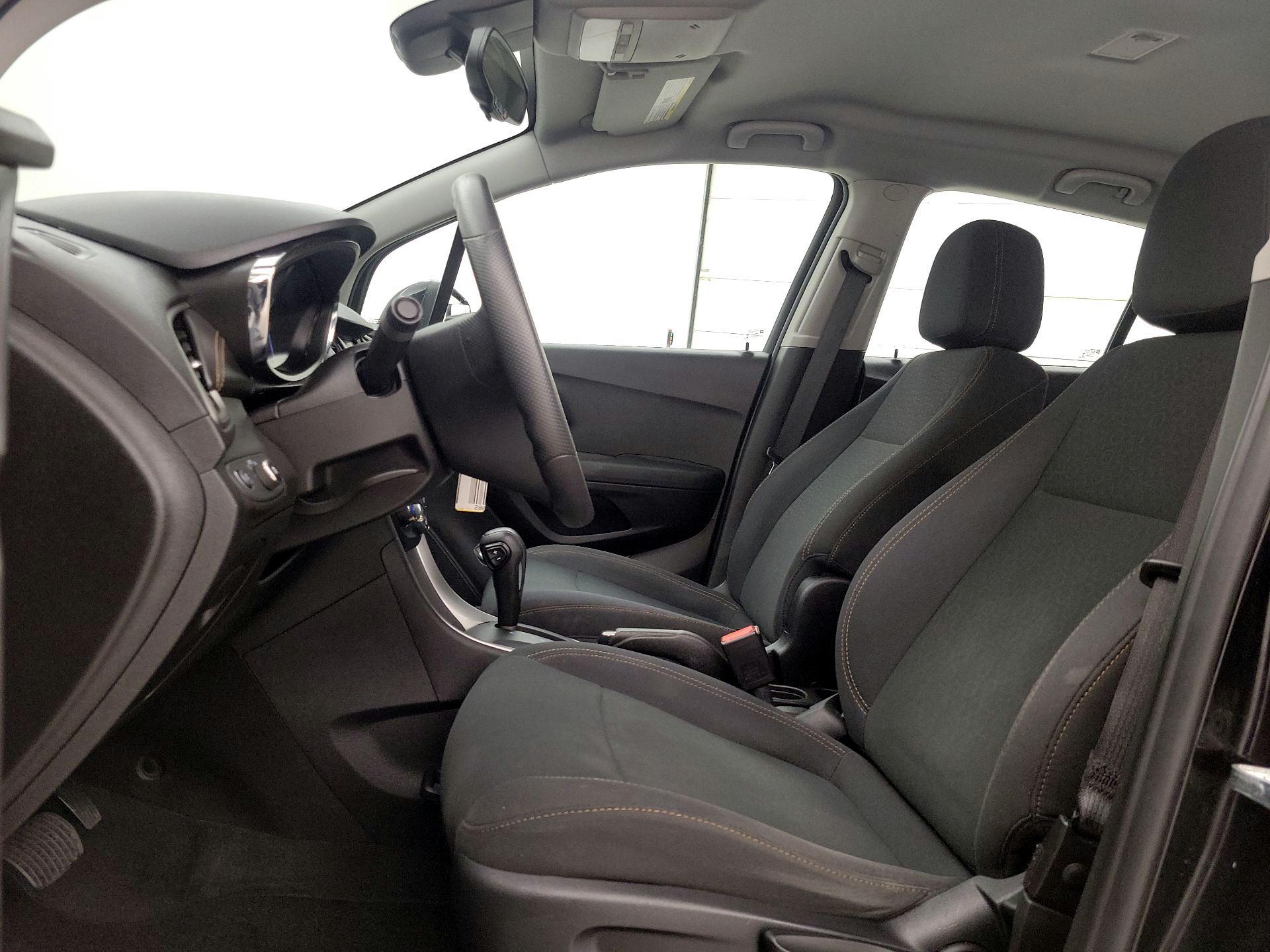 Thumbnail: 2017 Chevrolet Trax - 11