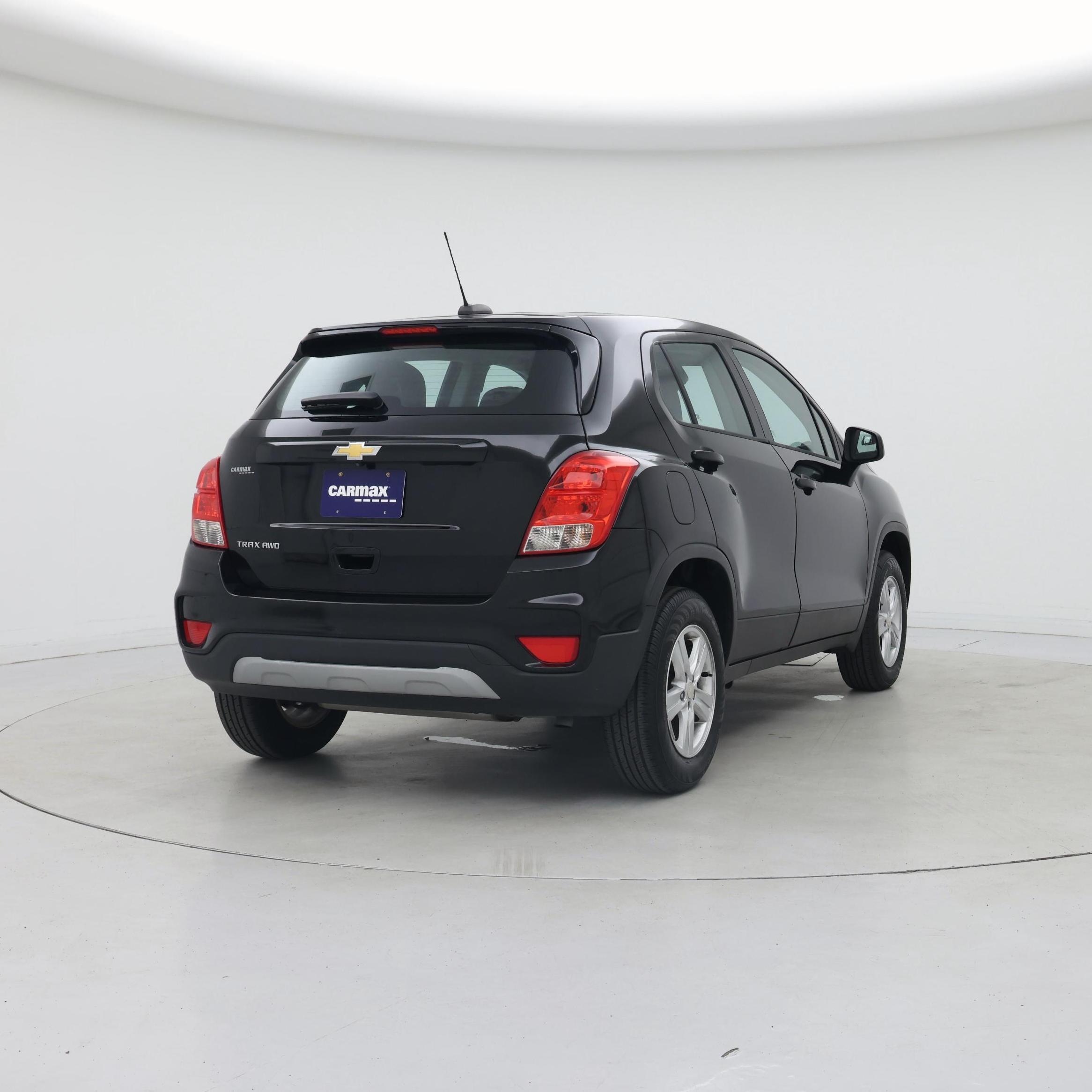 Thumbnail: 2017 Chevrolet Trax - 8