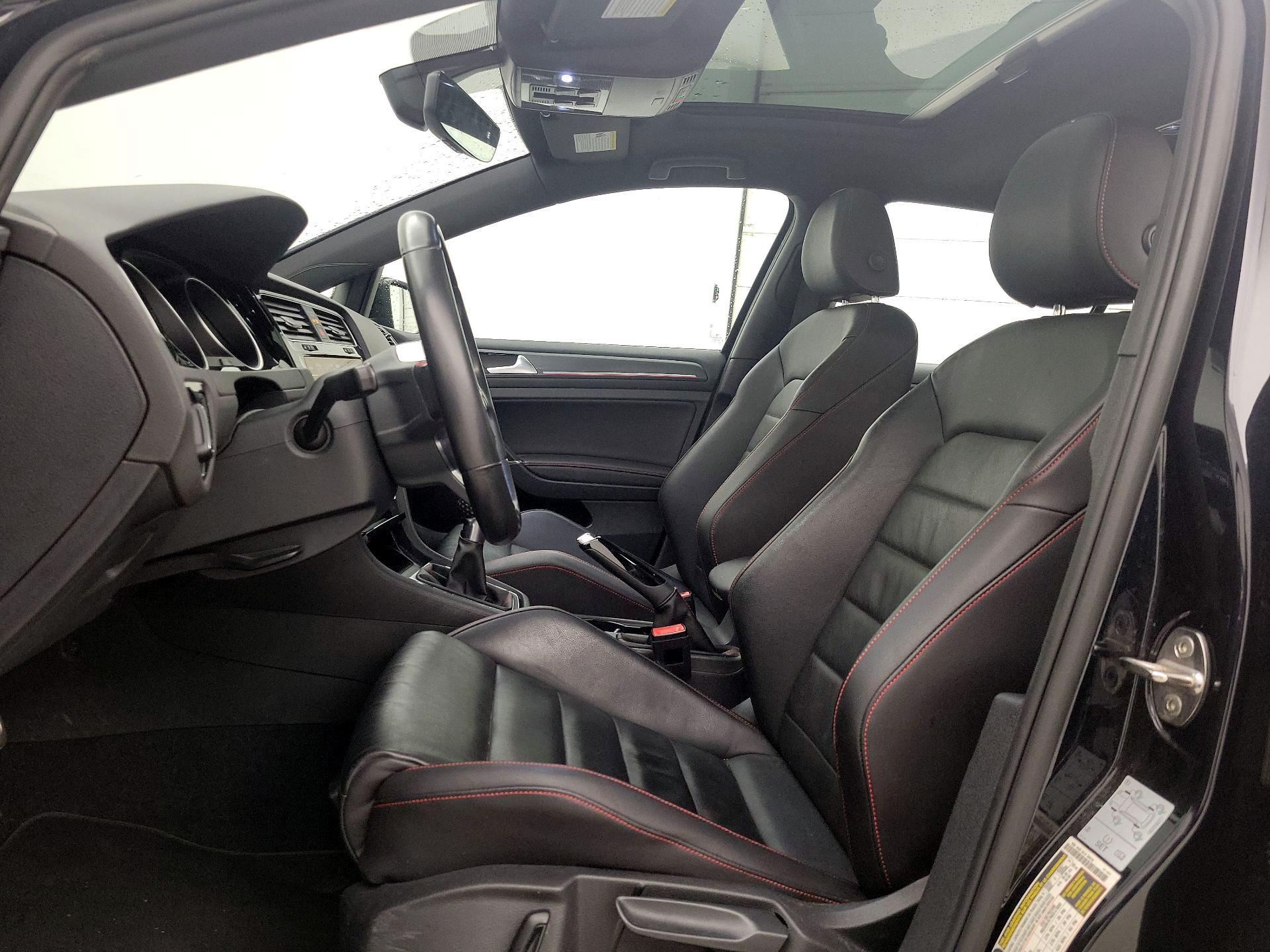 Thumbnail: 2021 Volkswagen Golf - 11