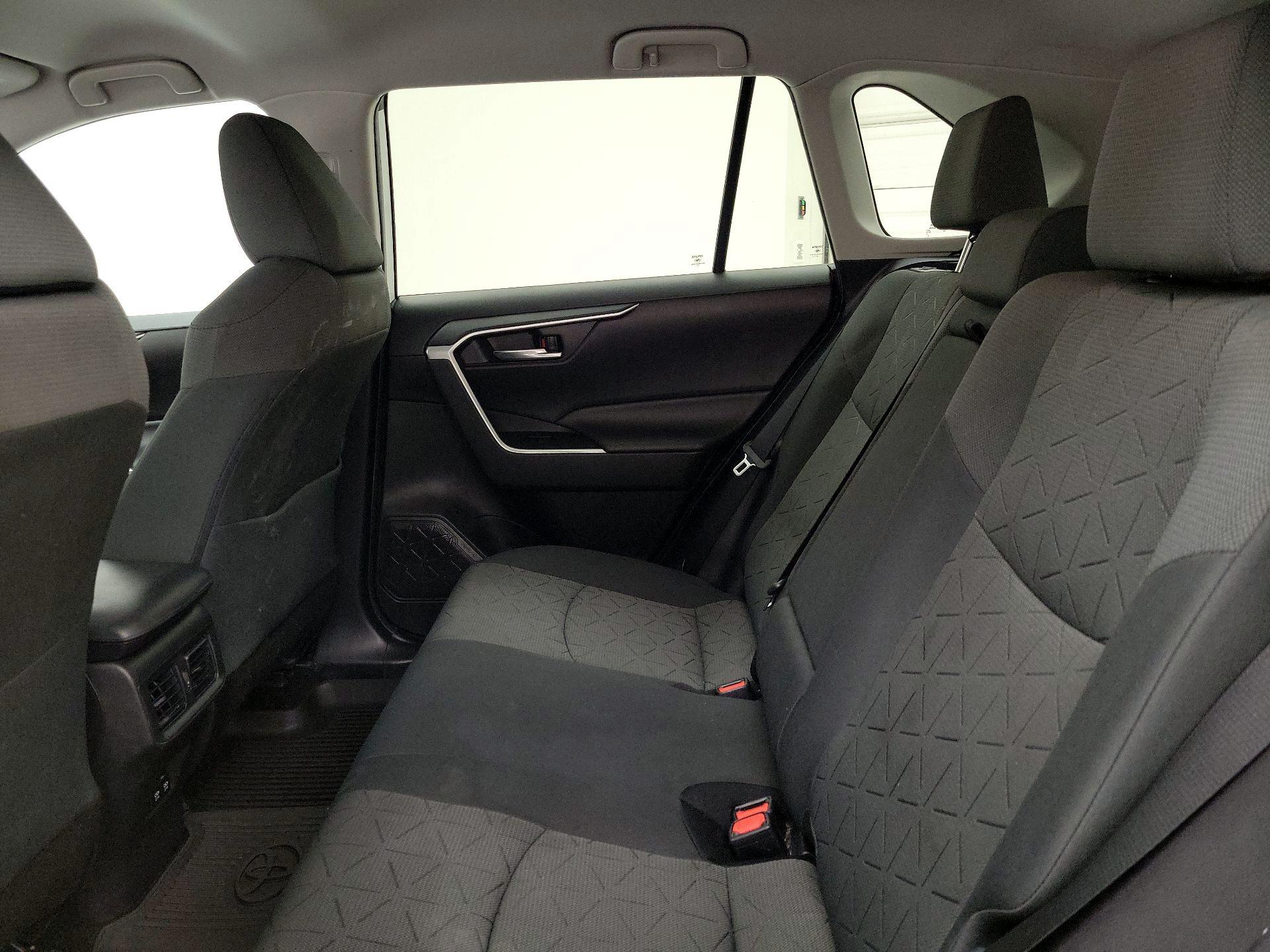 Thumbnail: 2020 Toyota RAV4 - 19