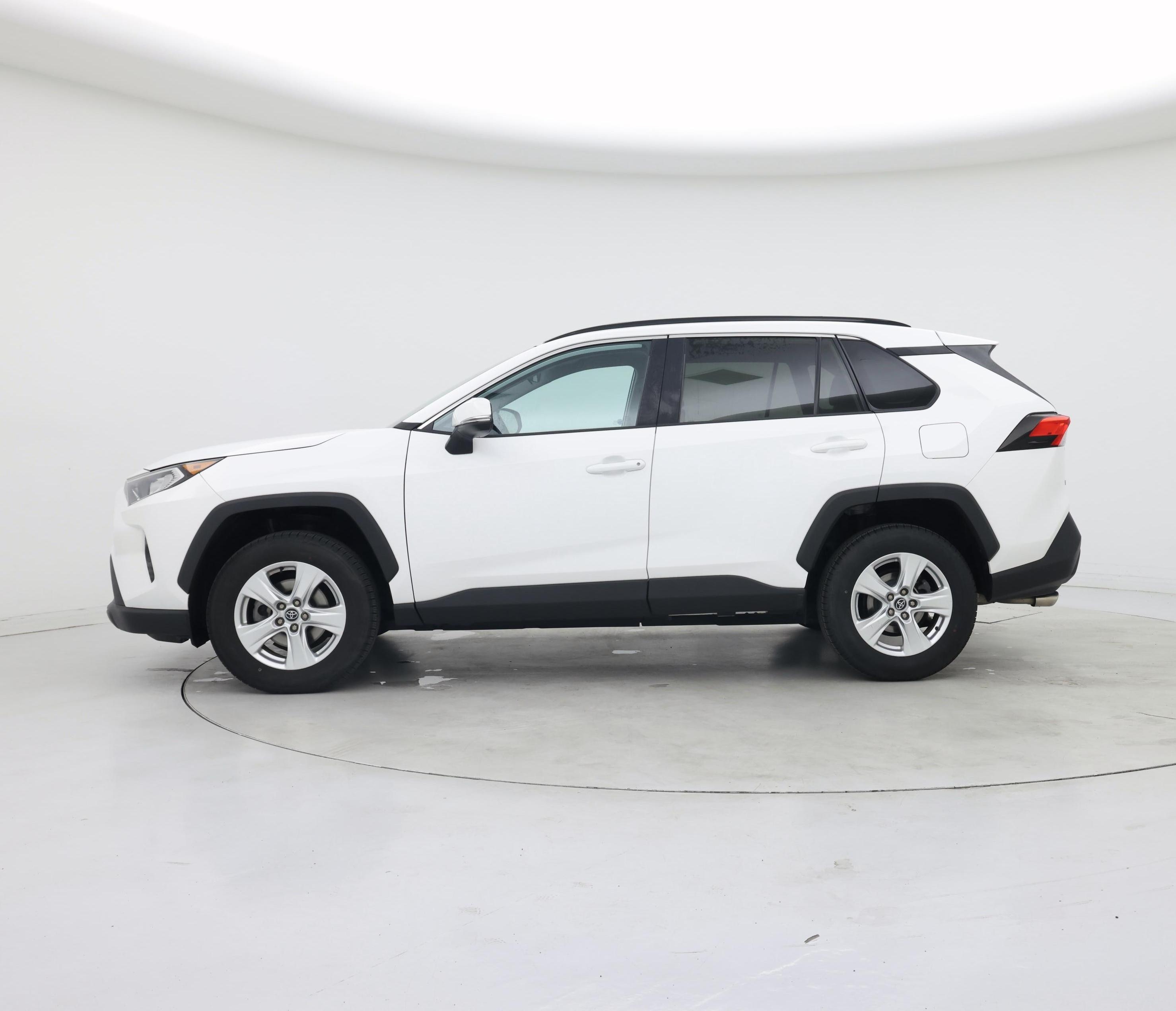 Thumbnail: 2020 Toyota RAV4 - 3