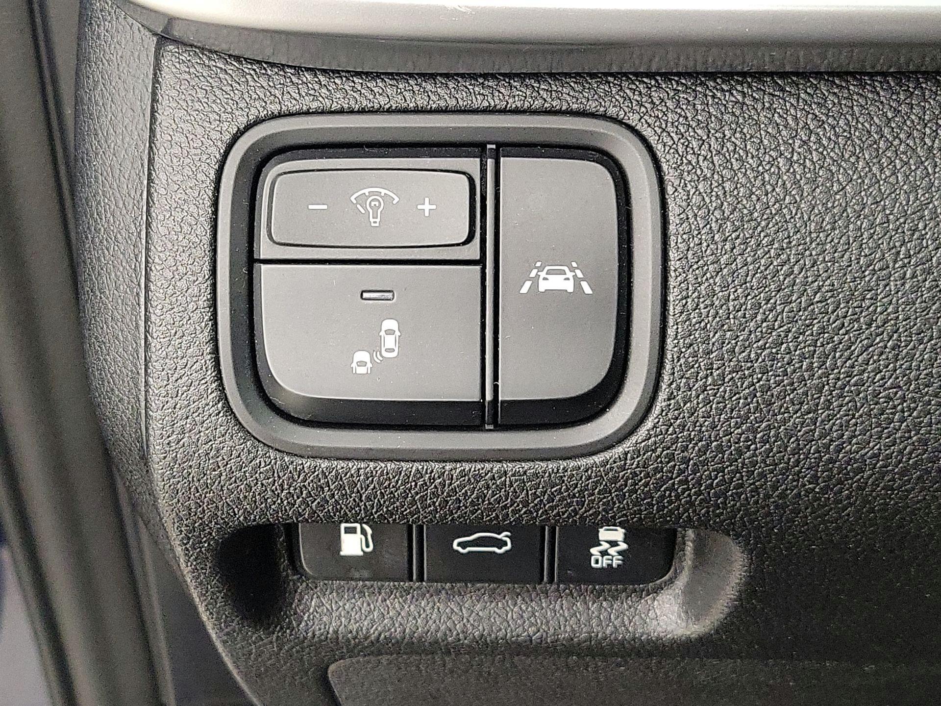 Thumbnail: 2019 Kia Optima - 13