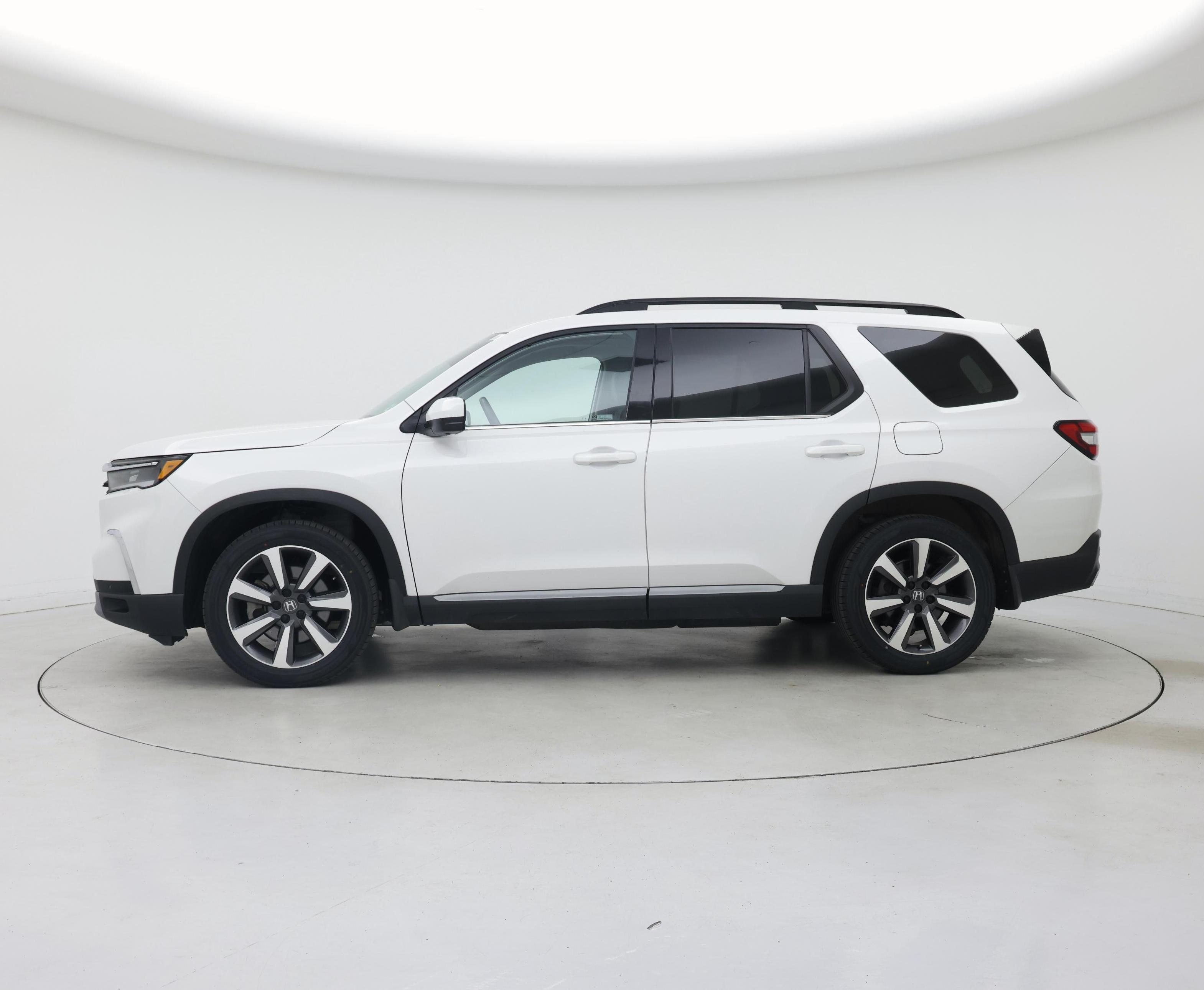 Thumbnail: 2023 Honda Pilot - 3