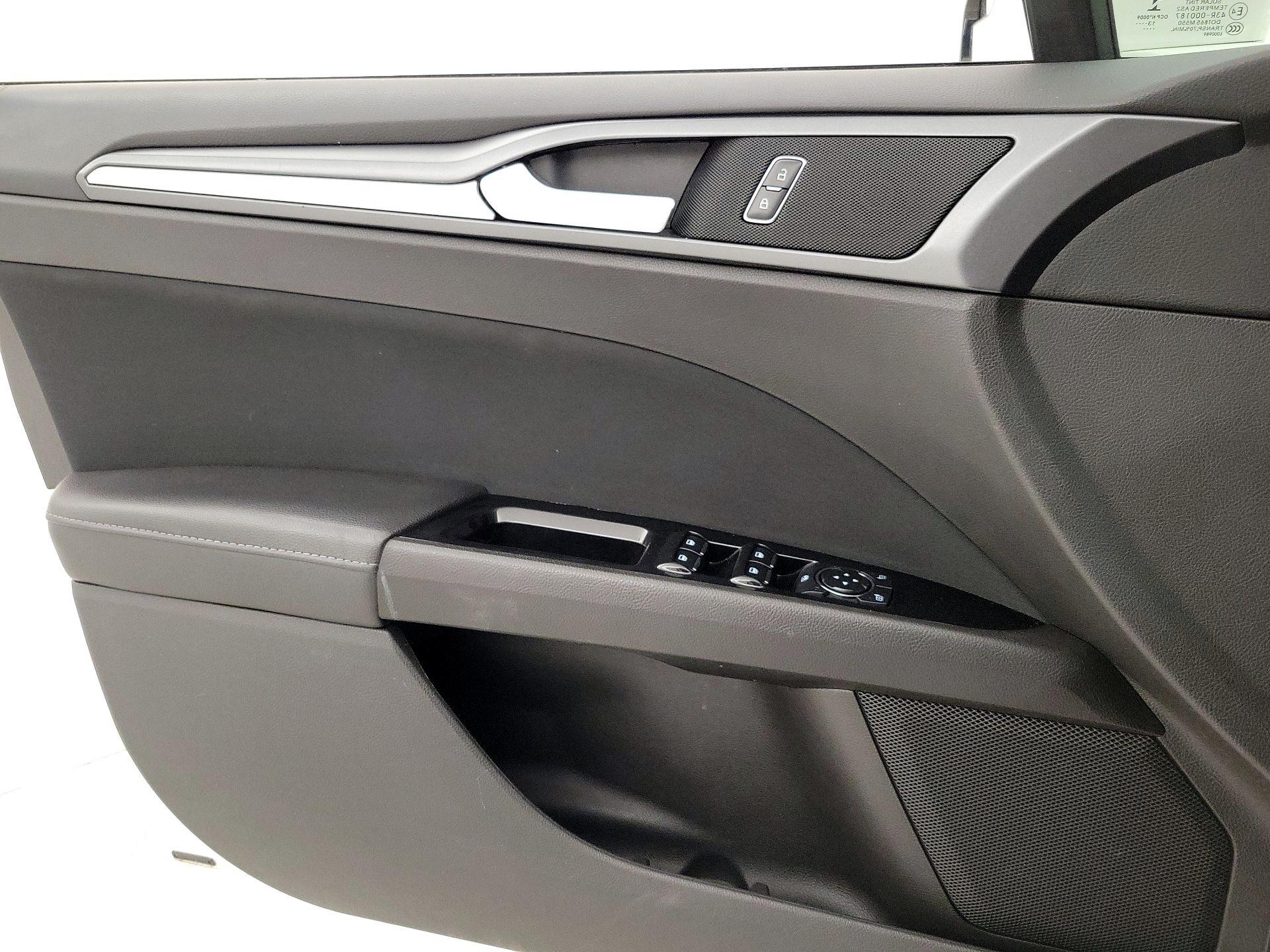 Thumbnail: 2014 Ford Fusion - 12