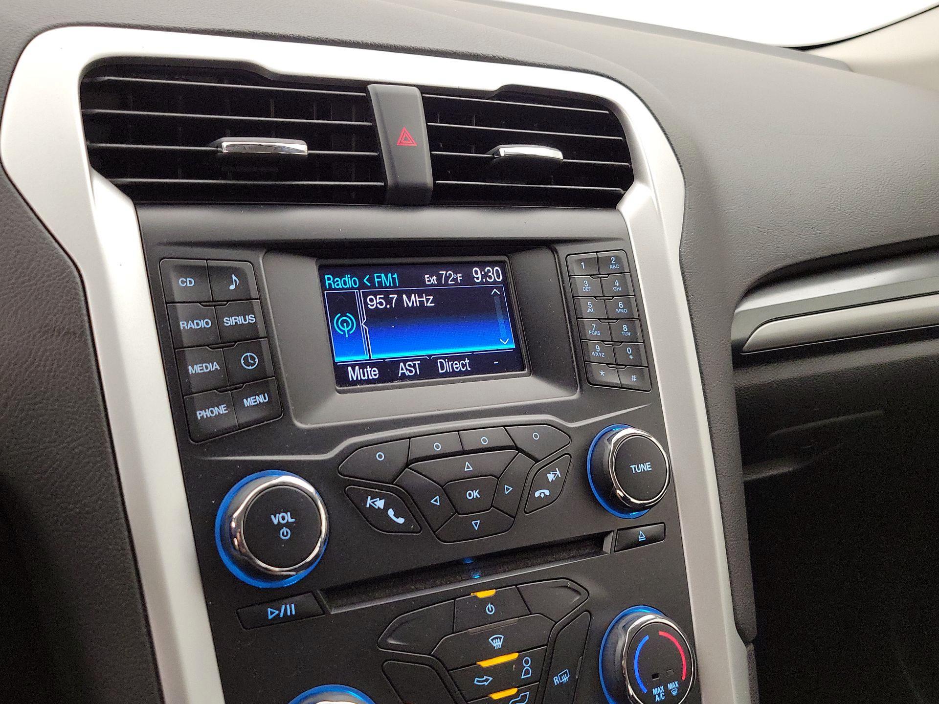 Thumbnail: 2014 Ford Fusion - 14