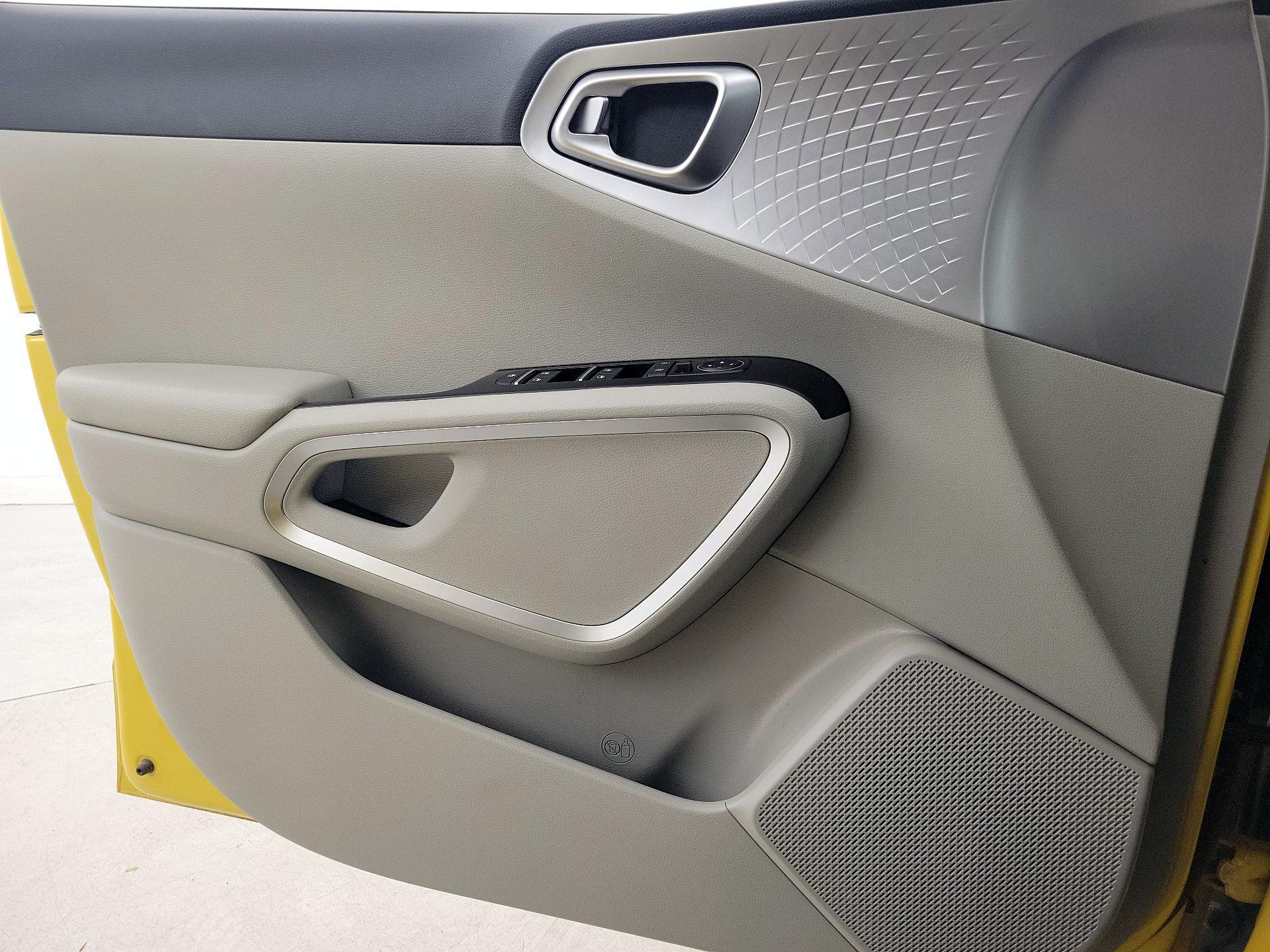 Thumbnail: 2020 Kia Soul - 12