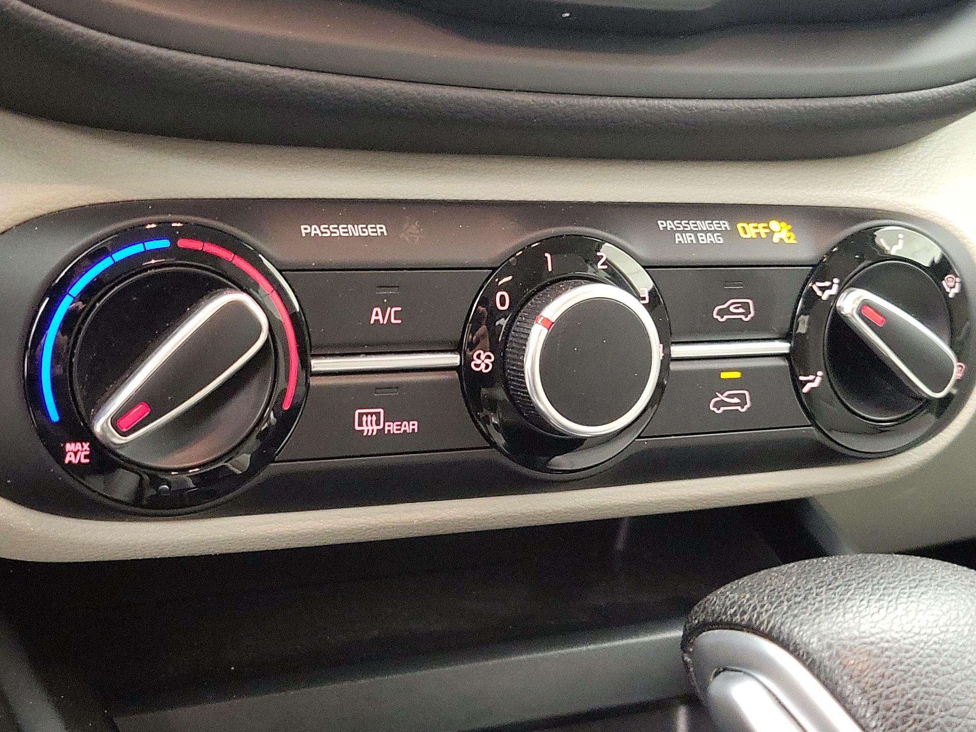Thumbnail: 2020 Kia Soul - 16