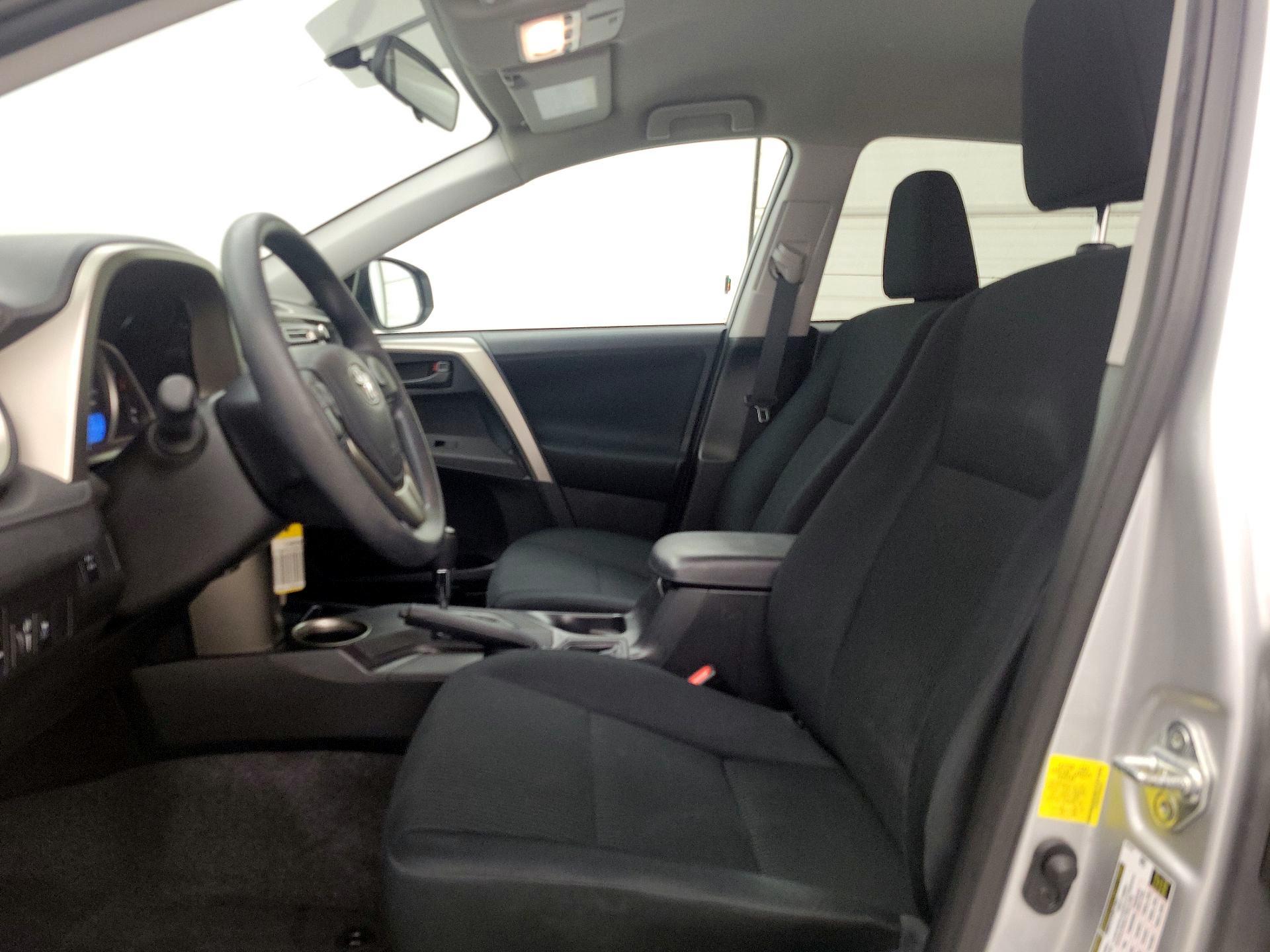 Thumbnail: 2015 Toyota RAV4 - 11