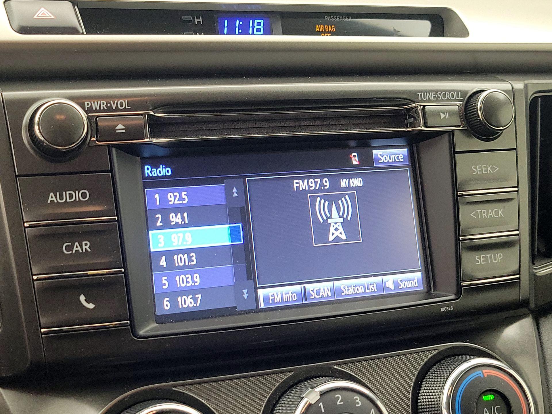 Thumbnail: 2015 Toyota RAV4 - 15