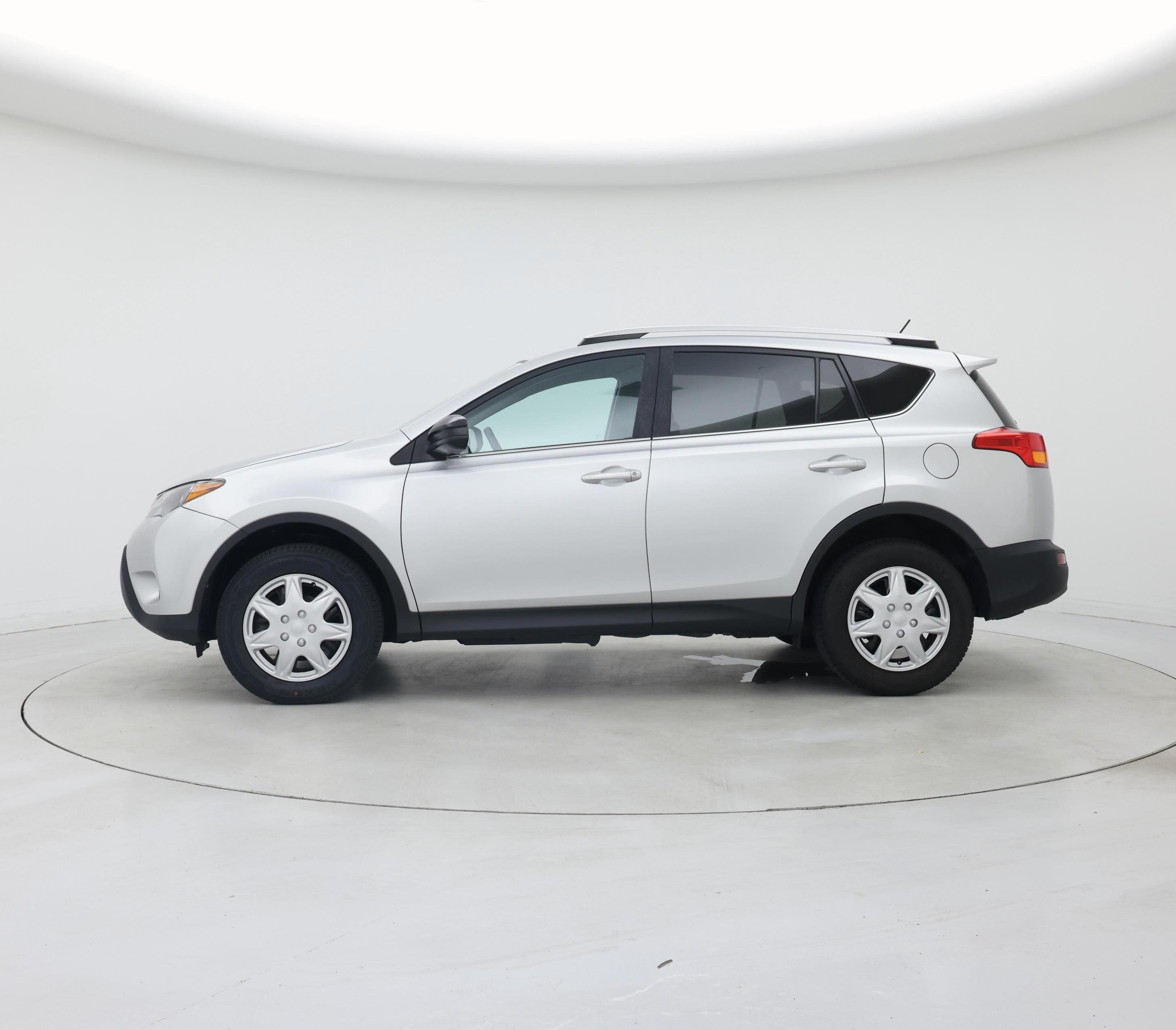 Thumbnail: 2015 Toyota RAV4 - 3