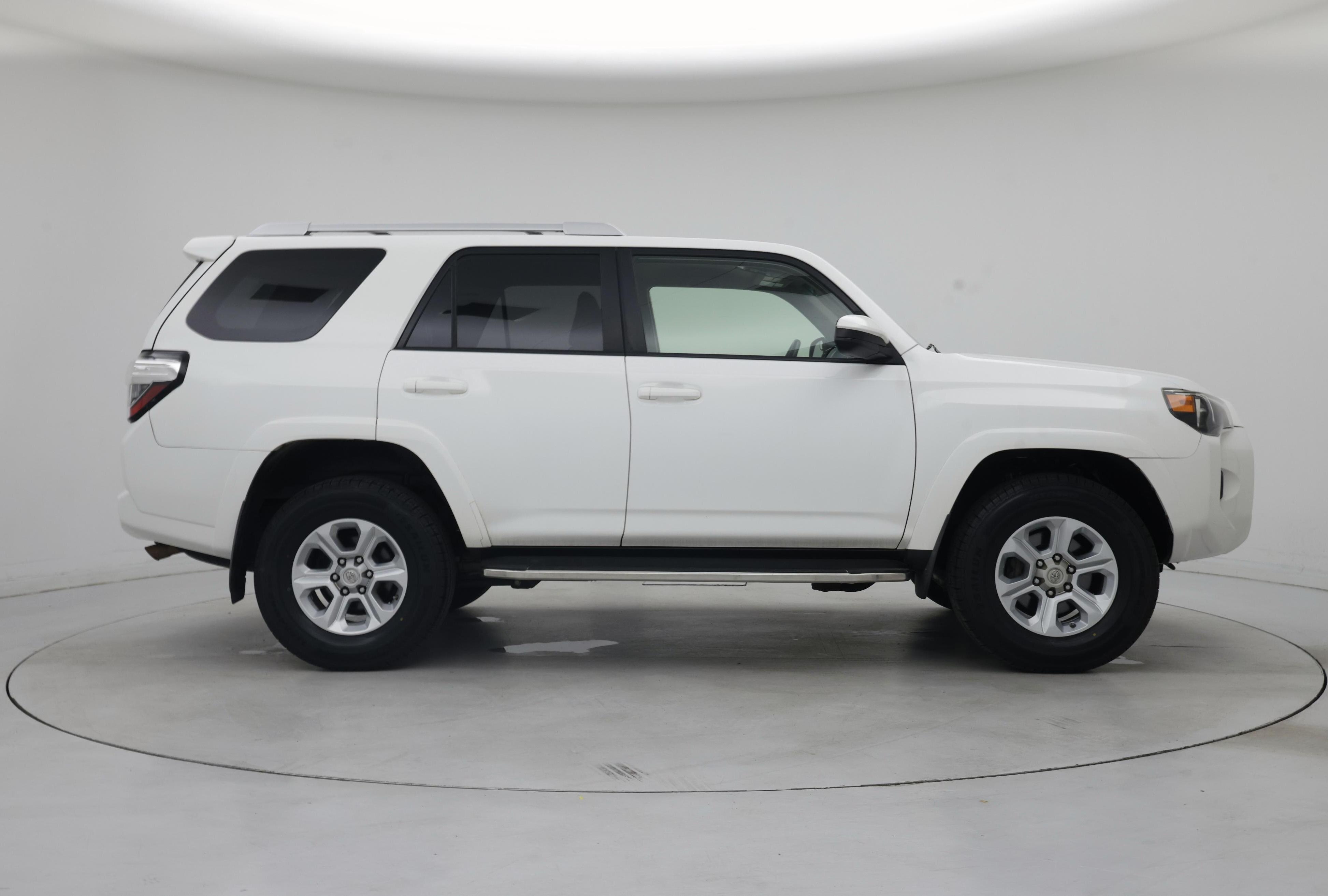 Thumbnail: 2017 Toyota 4Runner - 7