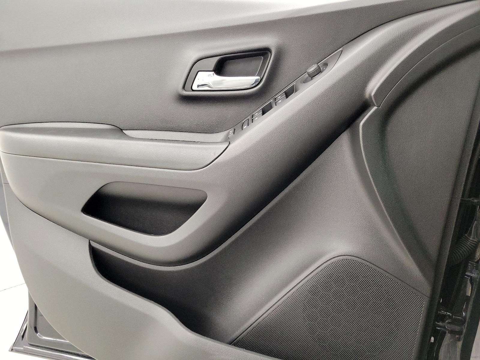 2021 Chevrolet Trax LS - Photo 13