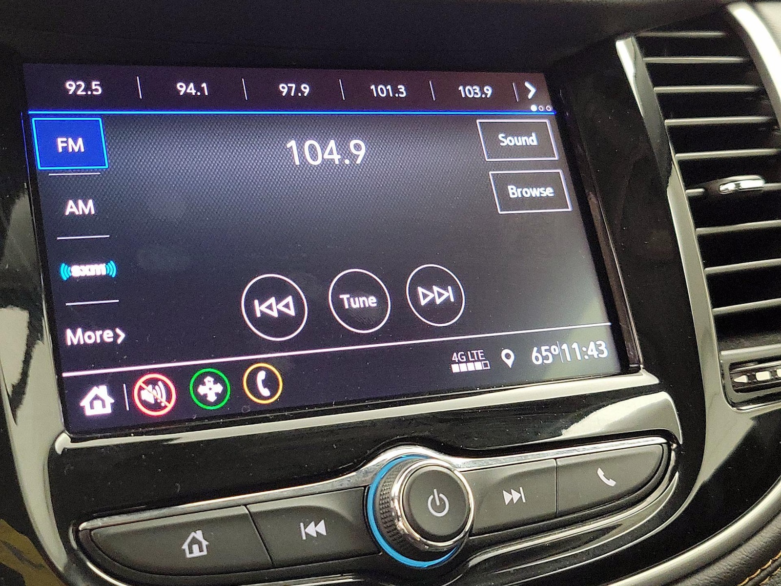 2021 Chevrolet Trax LS - Photo 16