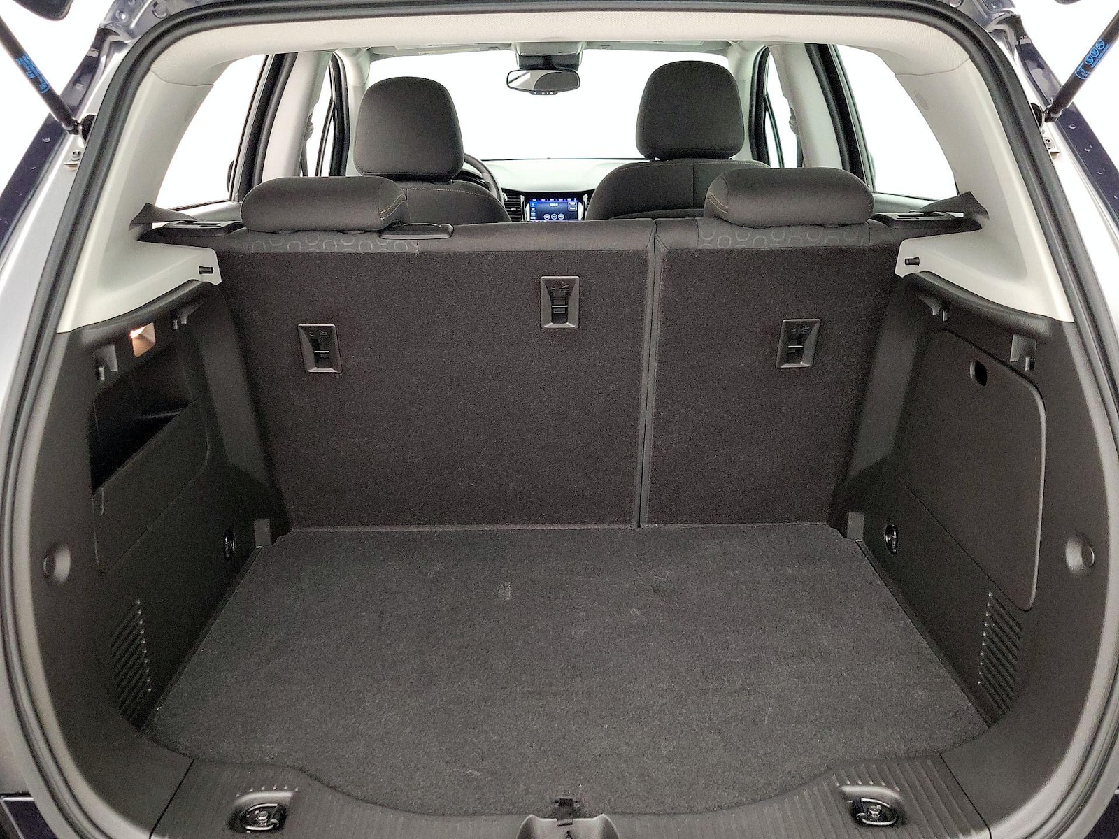 2021 Chevrolet Trax LS - Photo 21