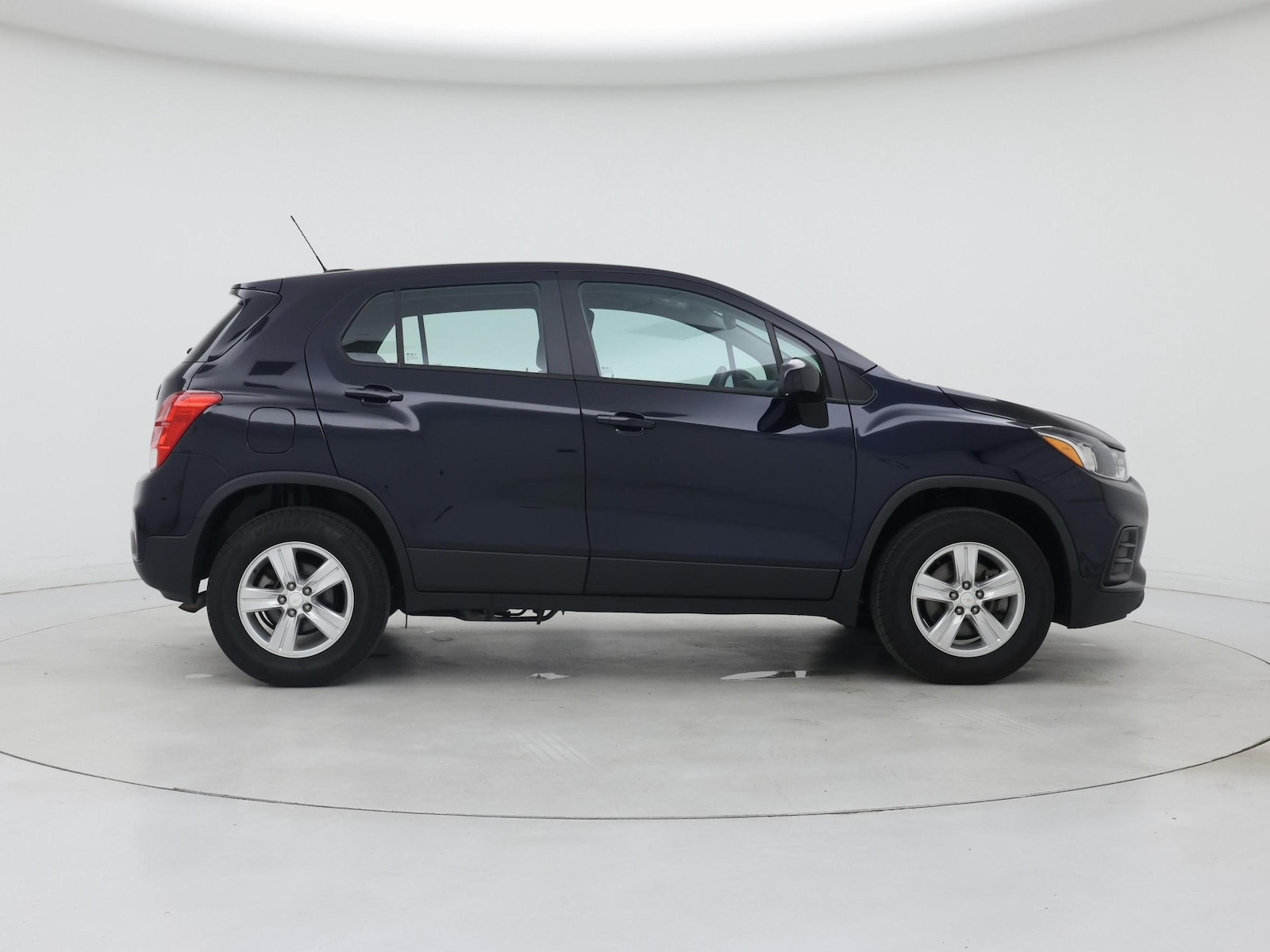 2021 Chevrolet Trax LS - Photo 8