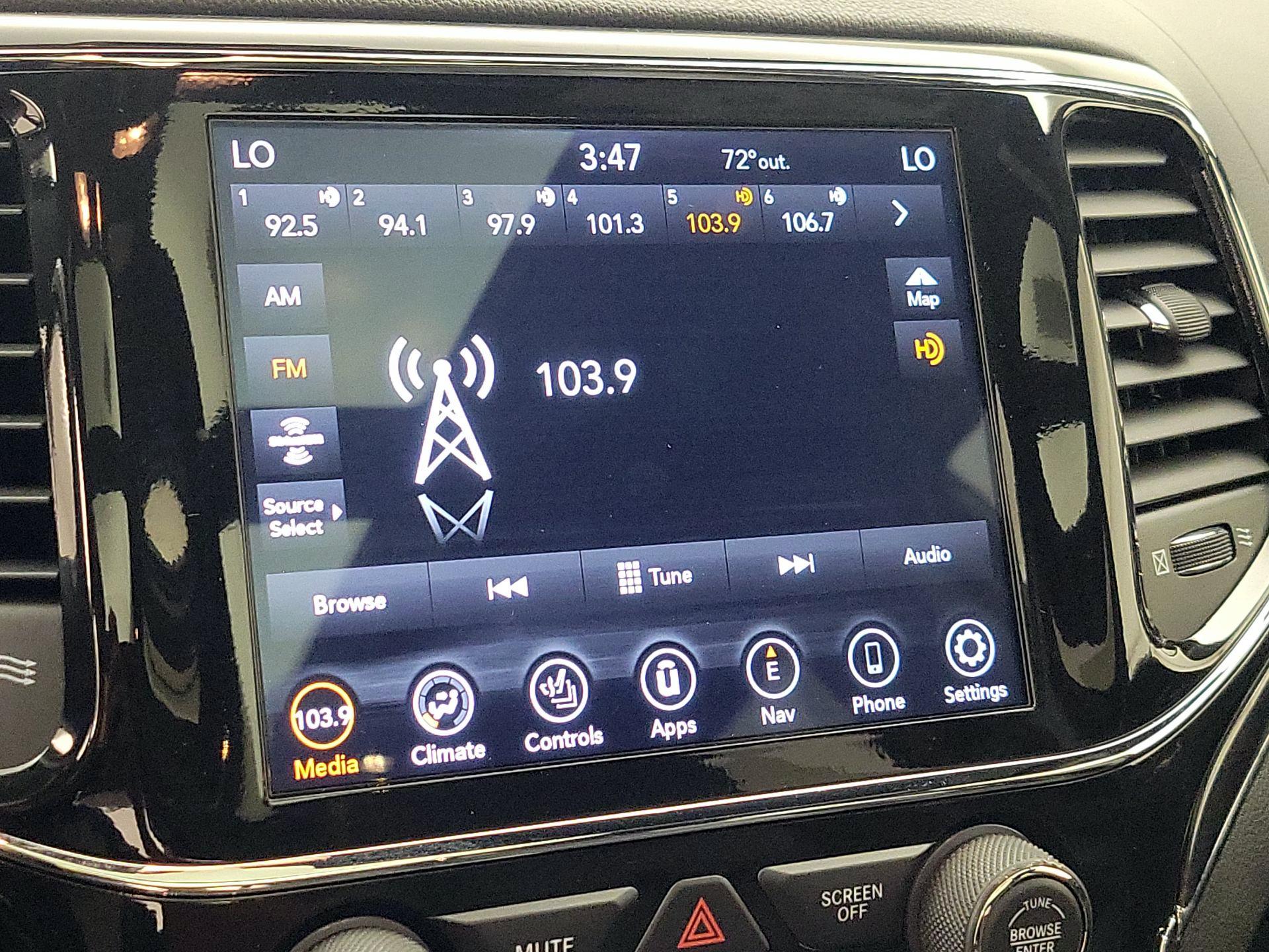 Thumbnail: 2021 Jeep Grand Cherokee - 16