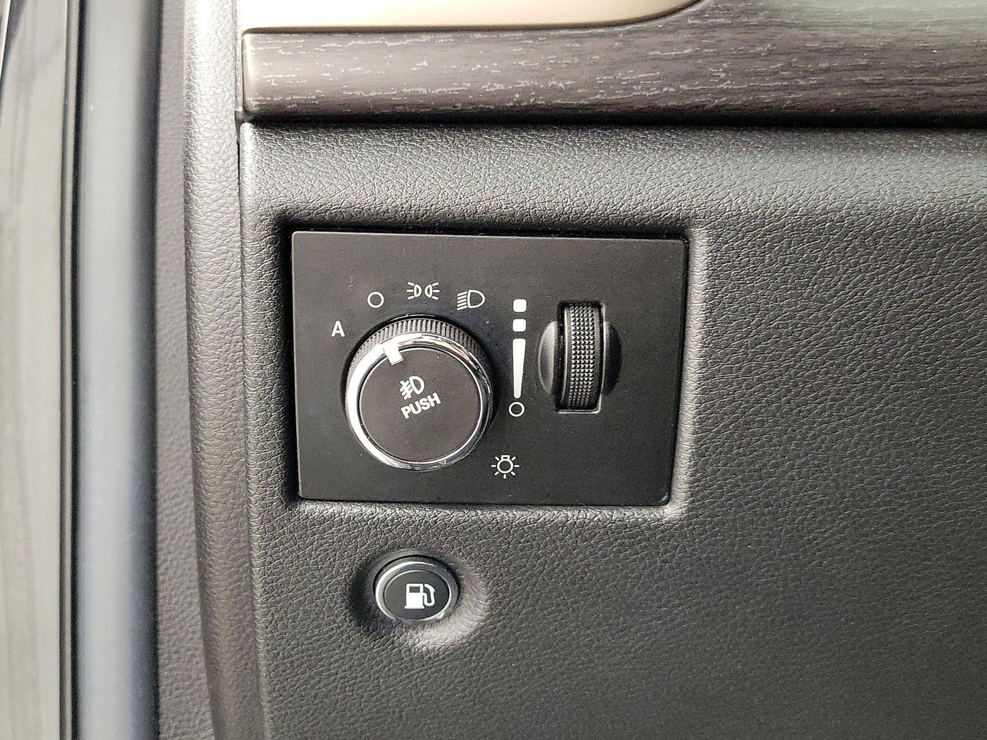Thumbnail: 2014 Jeep Grand Cherokee - 13