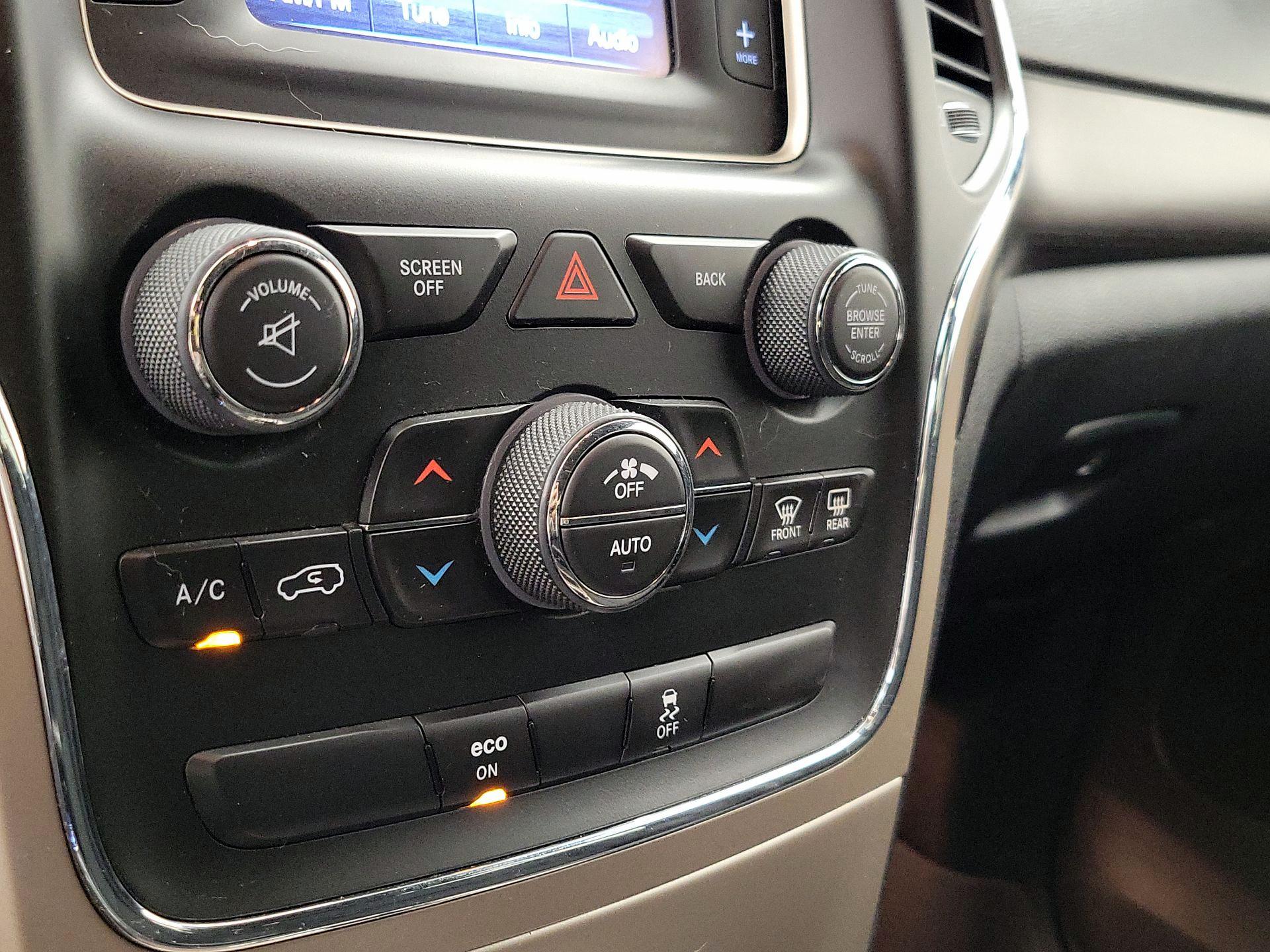 Thumbnail: 2014 Jeep Grand Cherokee - 16