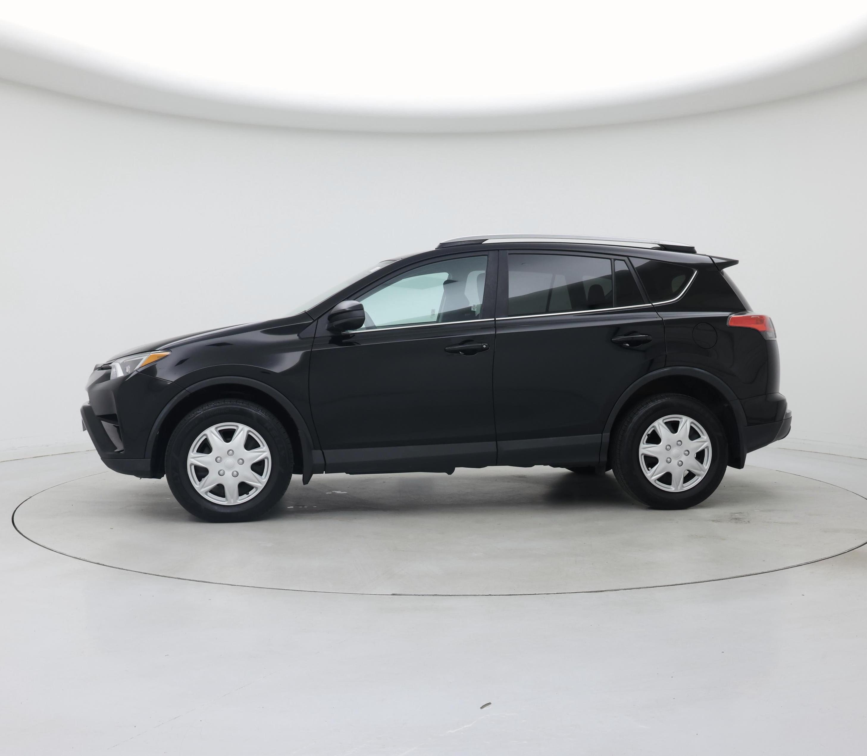 Thumbnail: 2018 Toyota RAV4 - 3