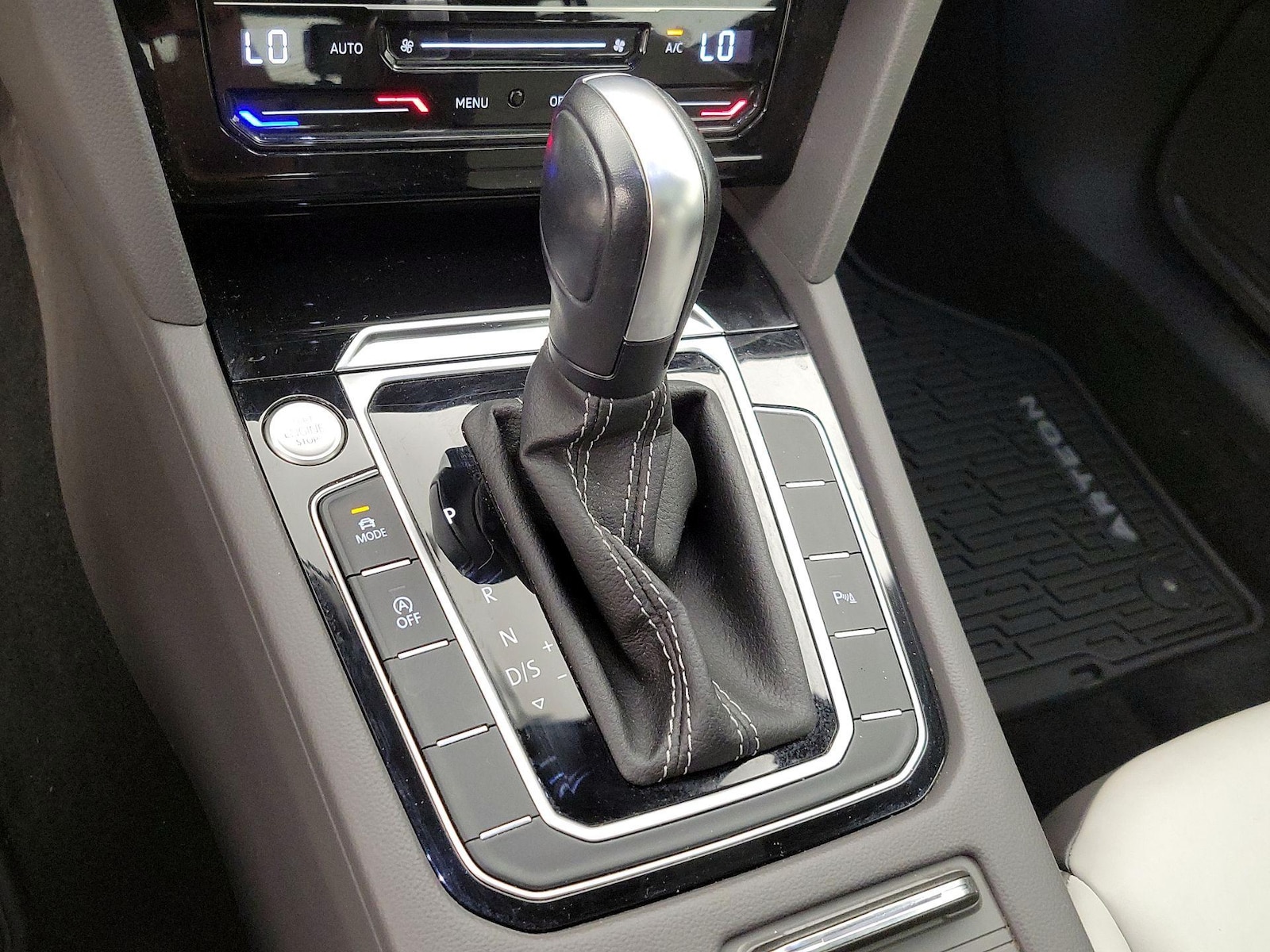 2022 Volkswagen Arteon SEL R-Line - Photo 19